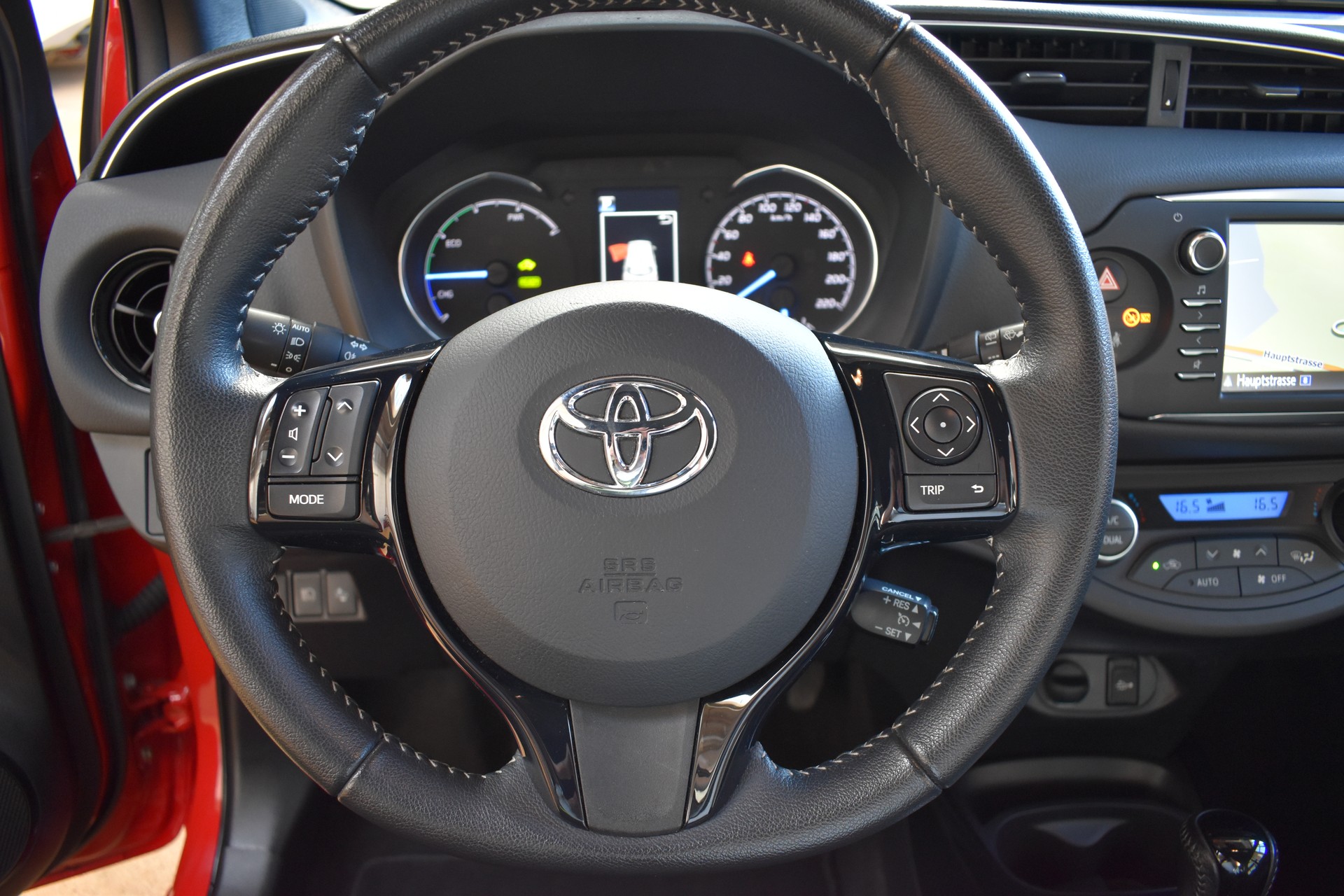 TOYOTA Yaris 1.5 VVT-i Hybrid Comfort e-CVT-image-24