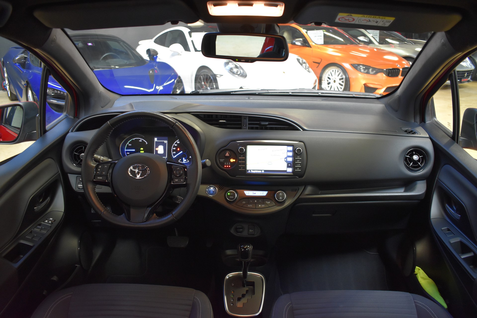TOYOTA Yaris 1.5 VVT-i Hybrid Comfort e-CVT-image-12