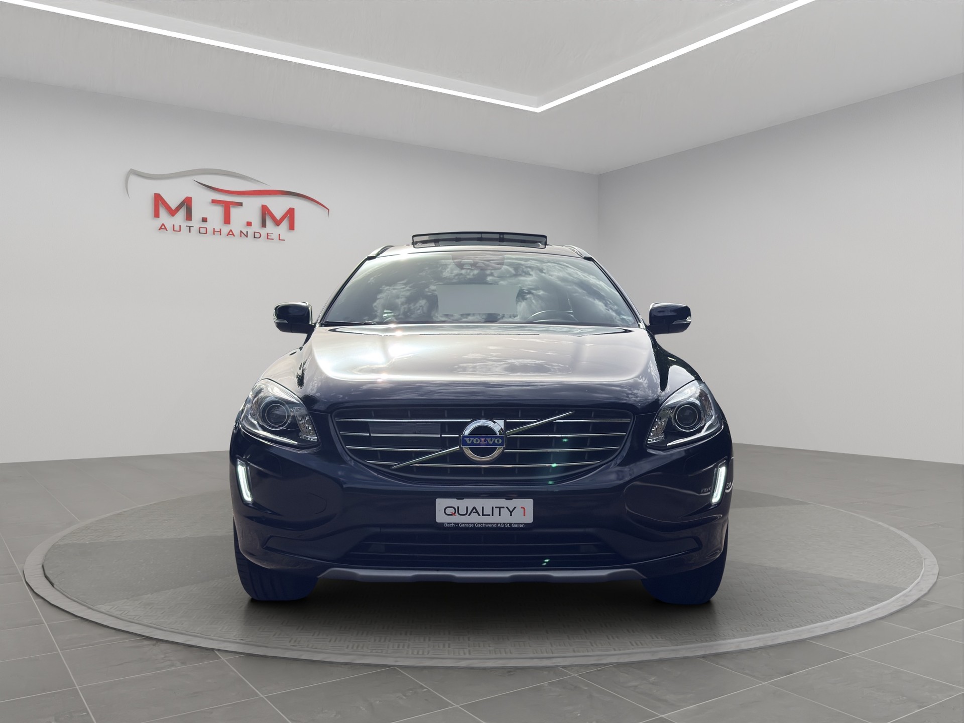 VOLVO XC60 D5 AWD Summum Geartronic-showroom-element-2