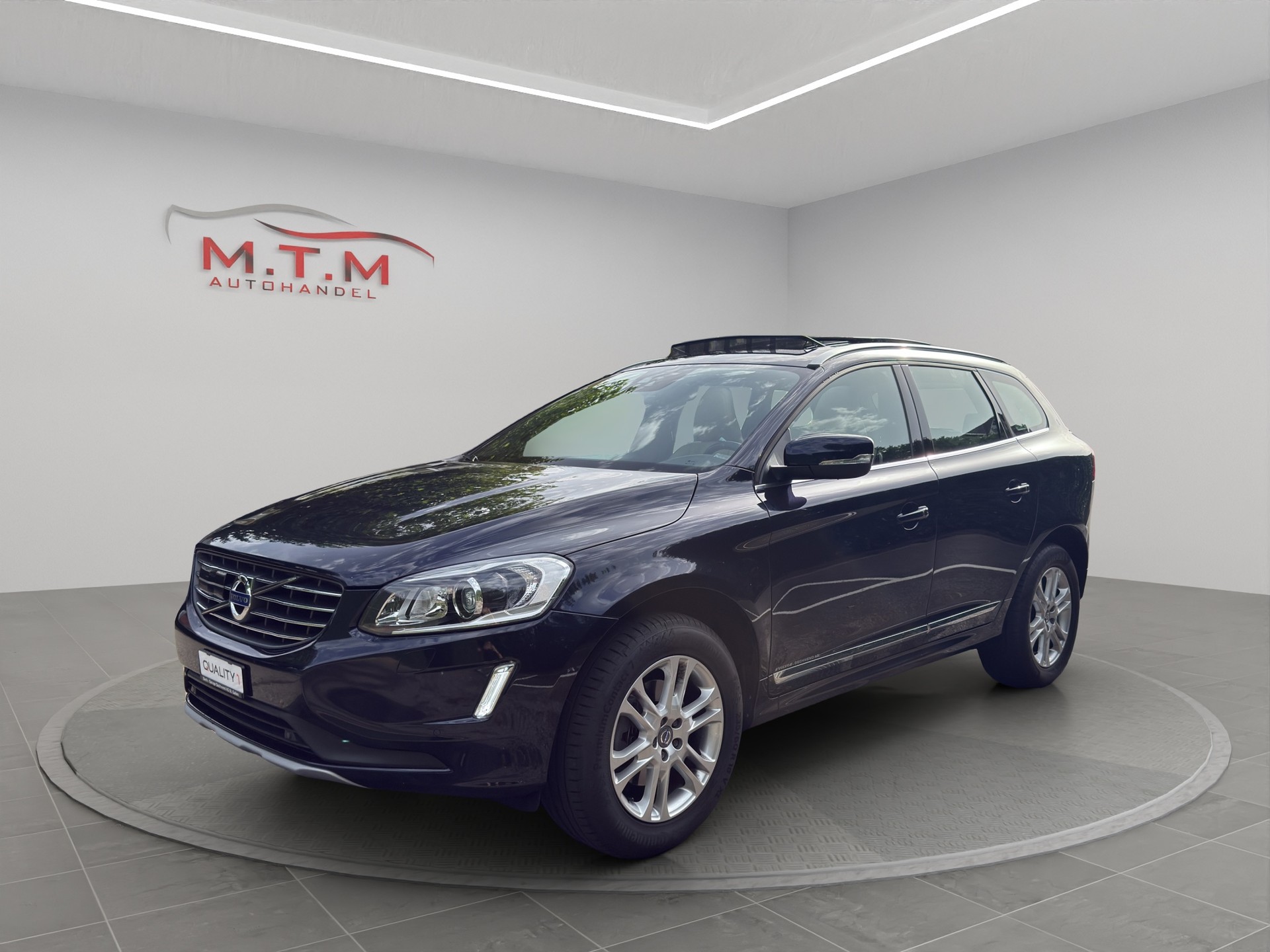VOLVO XC60 D5 AWD Summum Geartronic-showroom-element-3