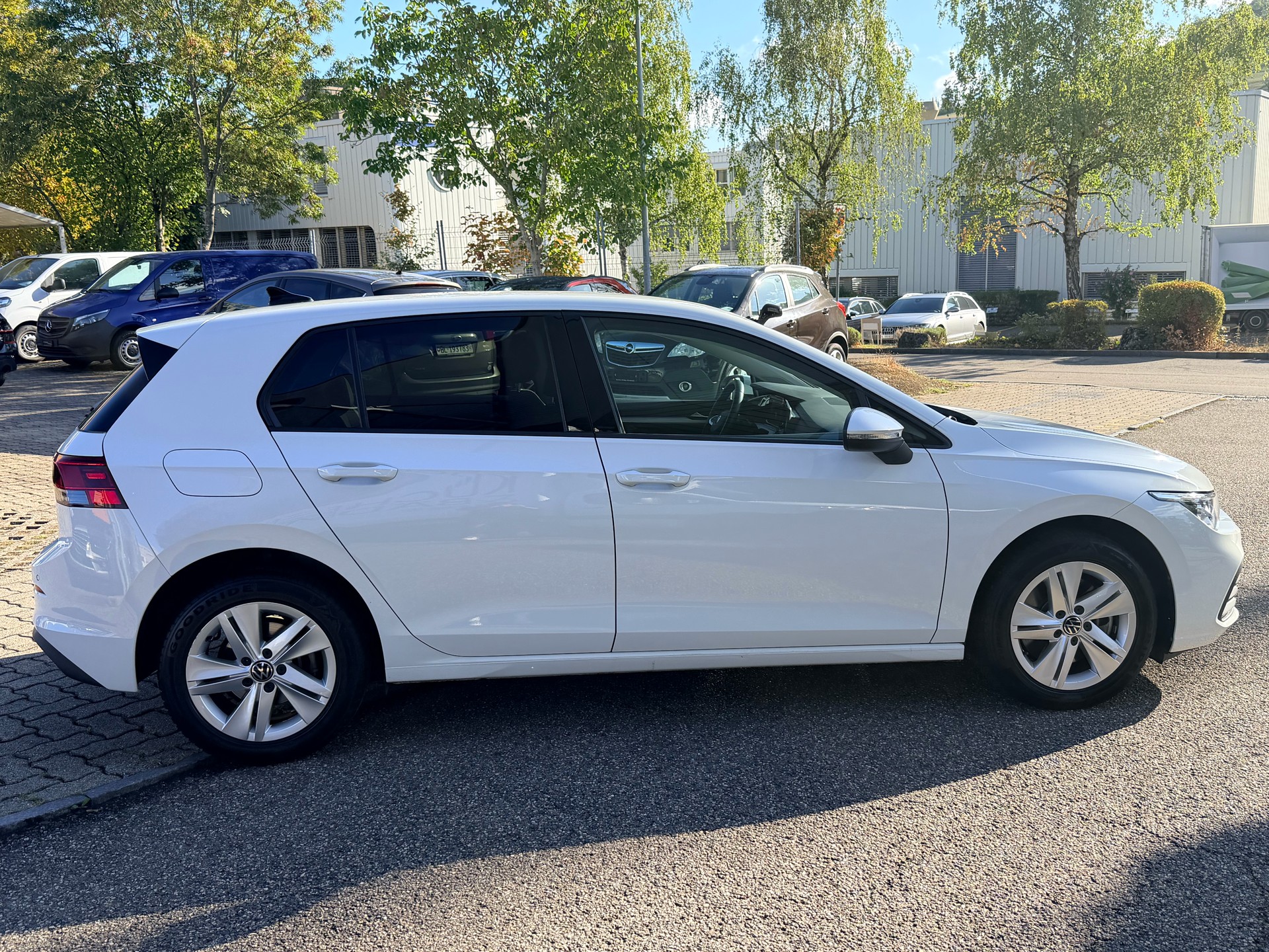 VW Golf 2.0 TDI Life DSG 4Motion-showroom-element-1