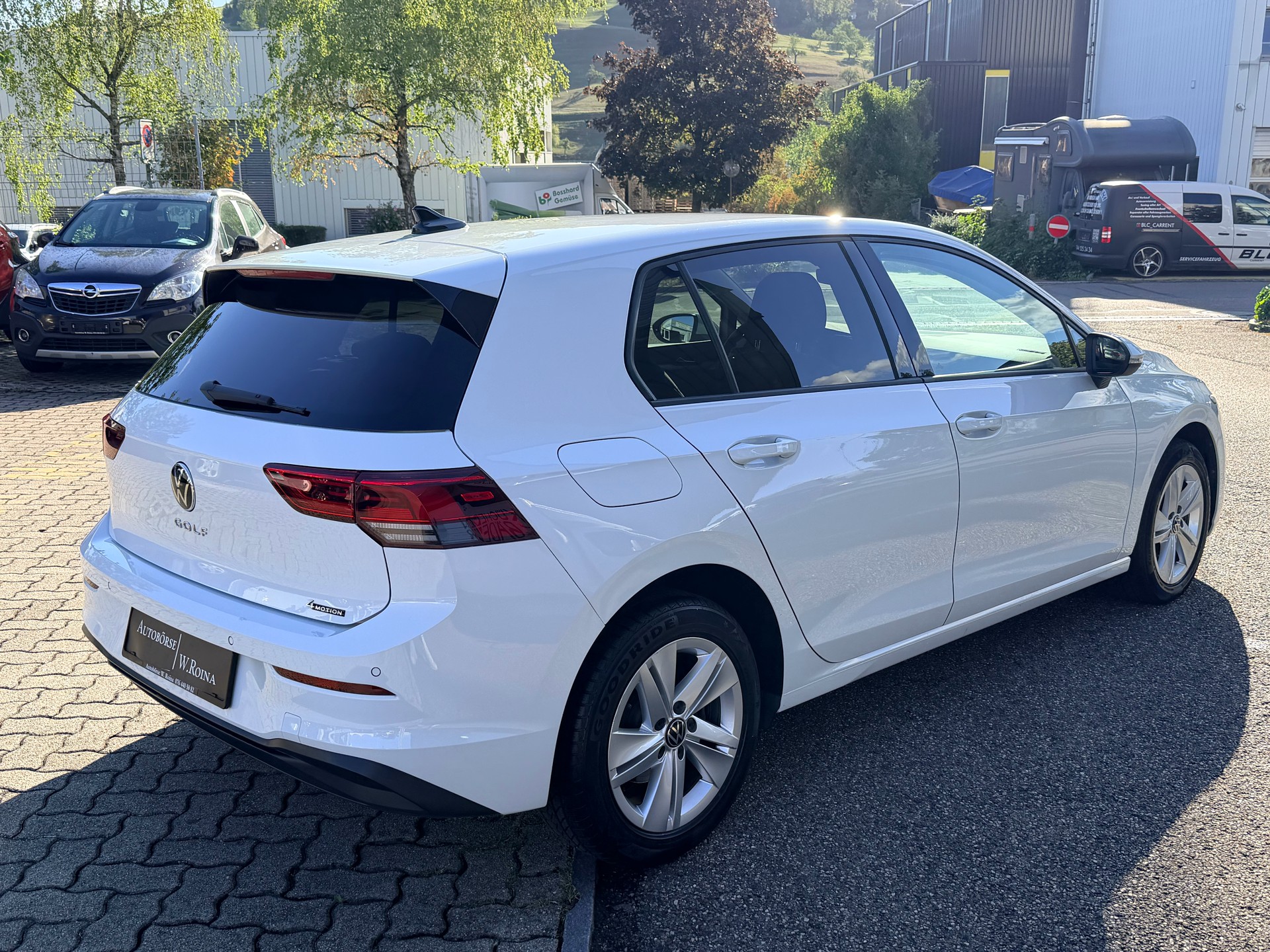 VW Golf 2.0 TDI Life DSG 4Motion-showroom-element-2