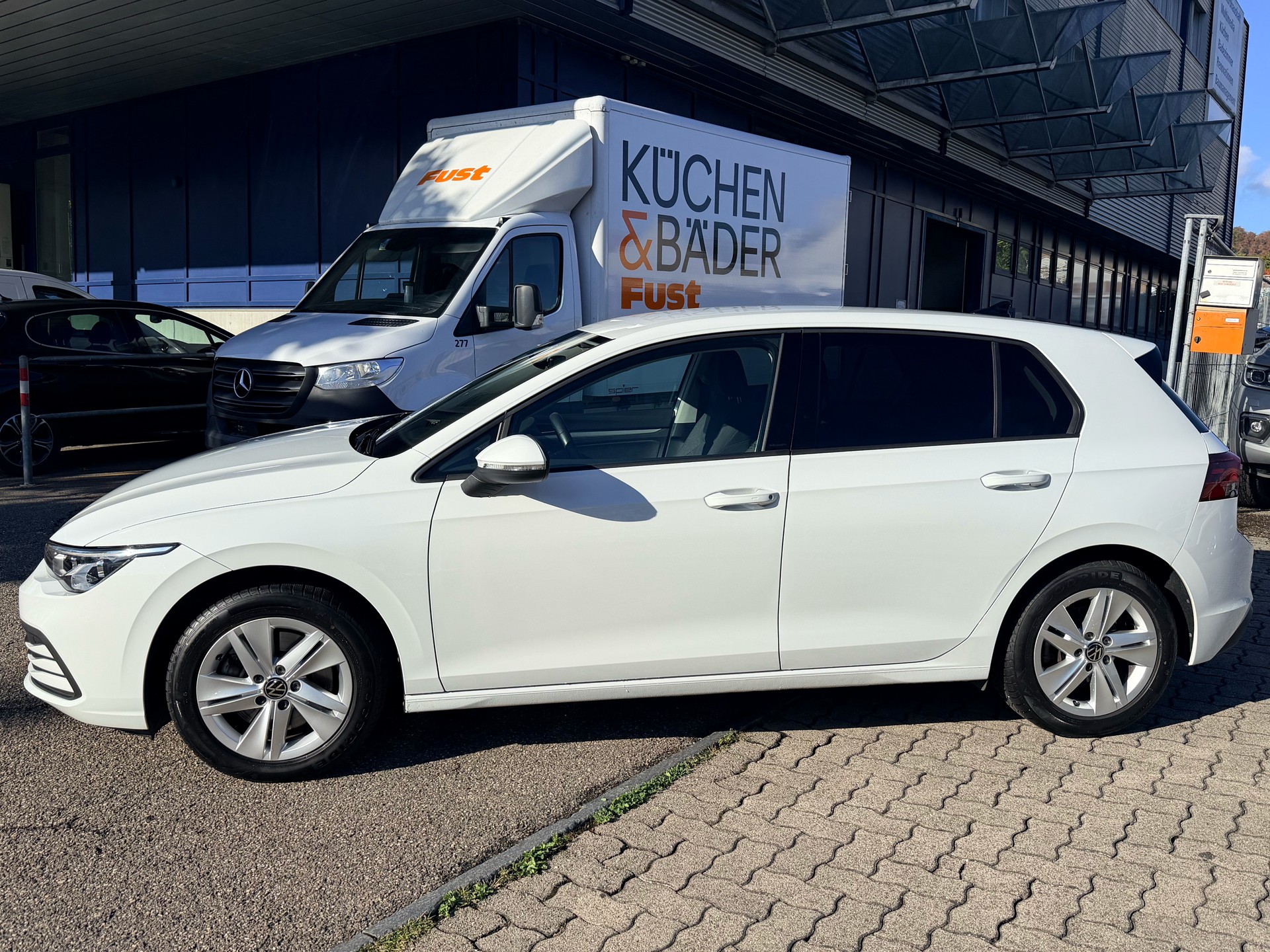 VW Golf 2.0 TDI Life DSG 4Motion-image-5