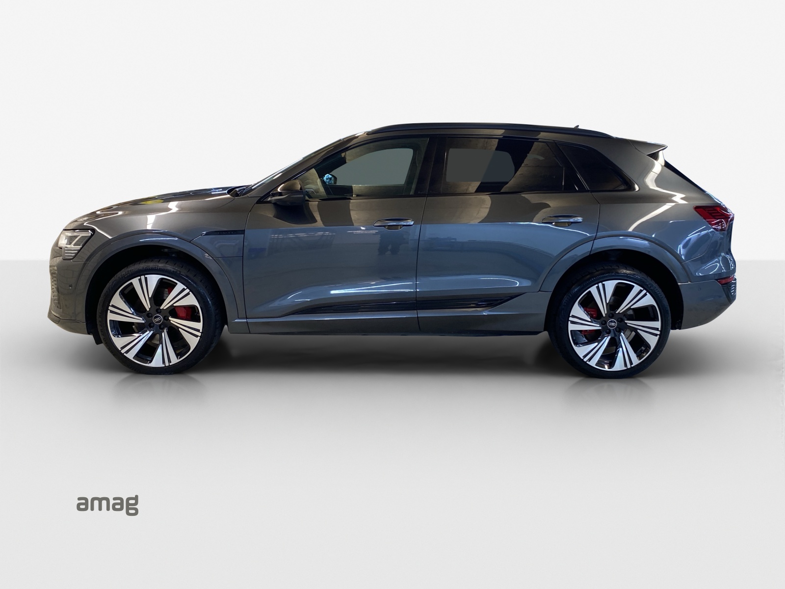 AUDI Q8 55 e-tron Black Edition quattro-showroom-element-1
