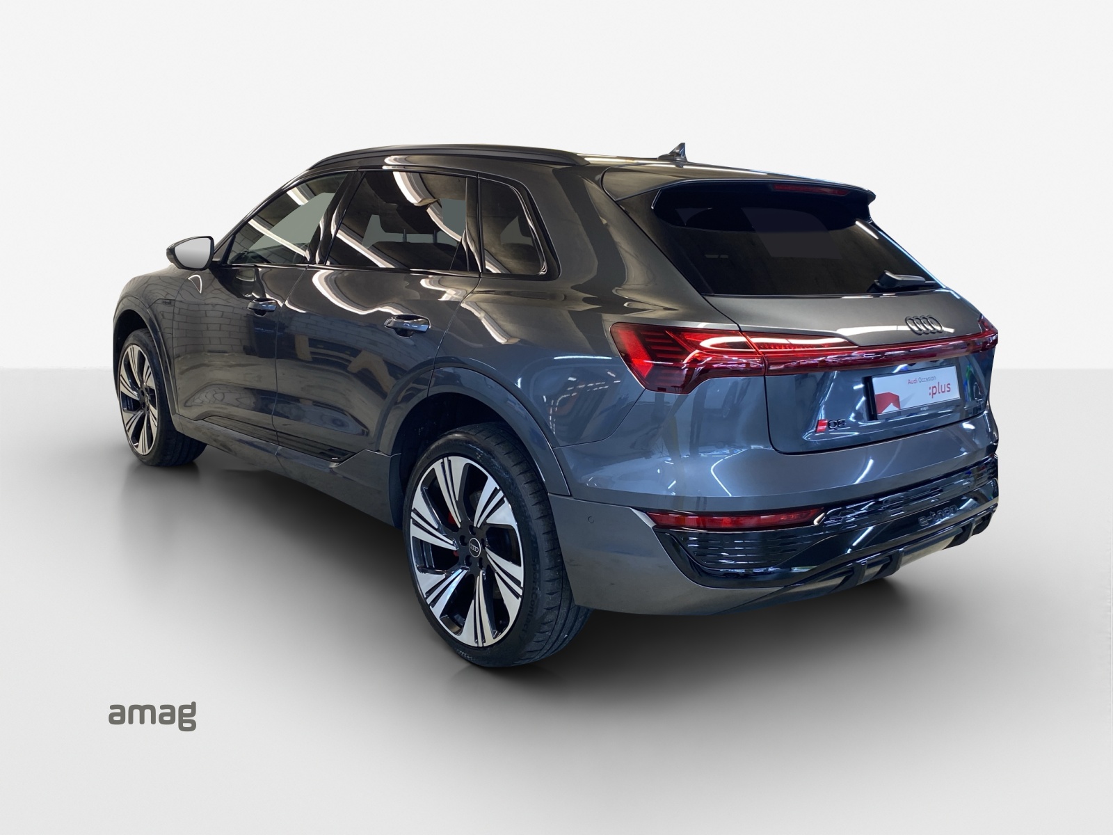 AUDI Q8 55 e-tron Black Edition quattro-showroom-element-2