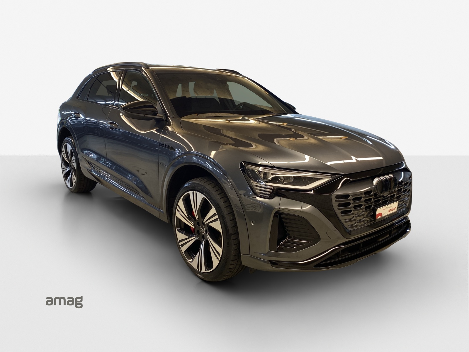 AUDI Q8 55 e-tron Black Edition quattro-image-5