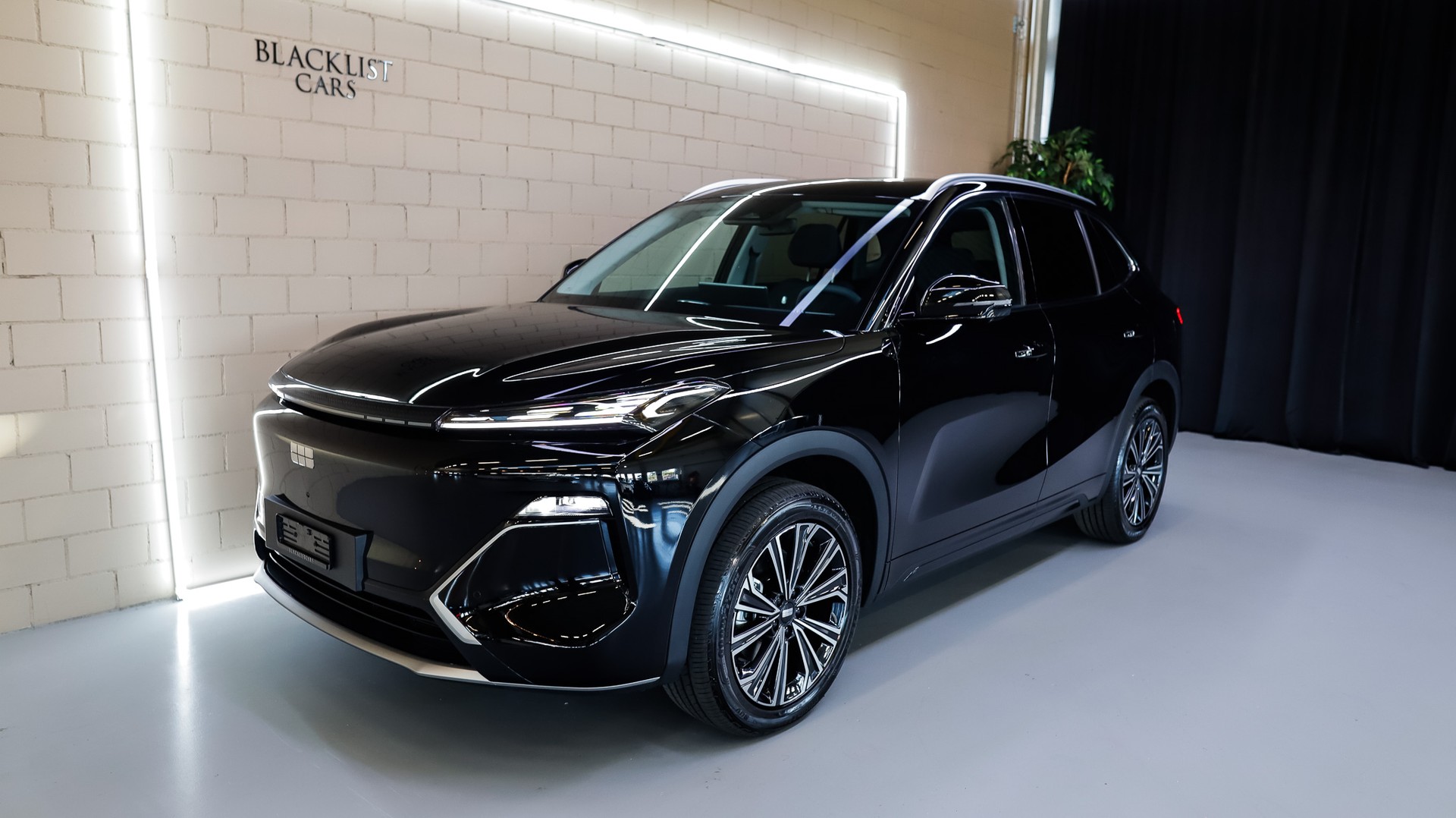 GEELY Starray EM-i MAX + PHEV *Polar Black*