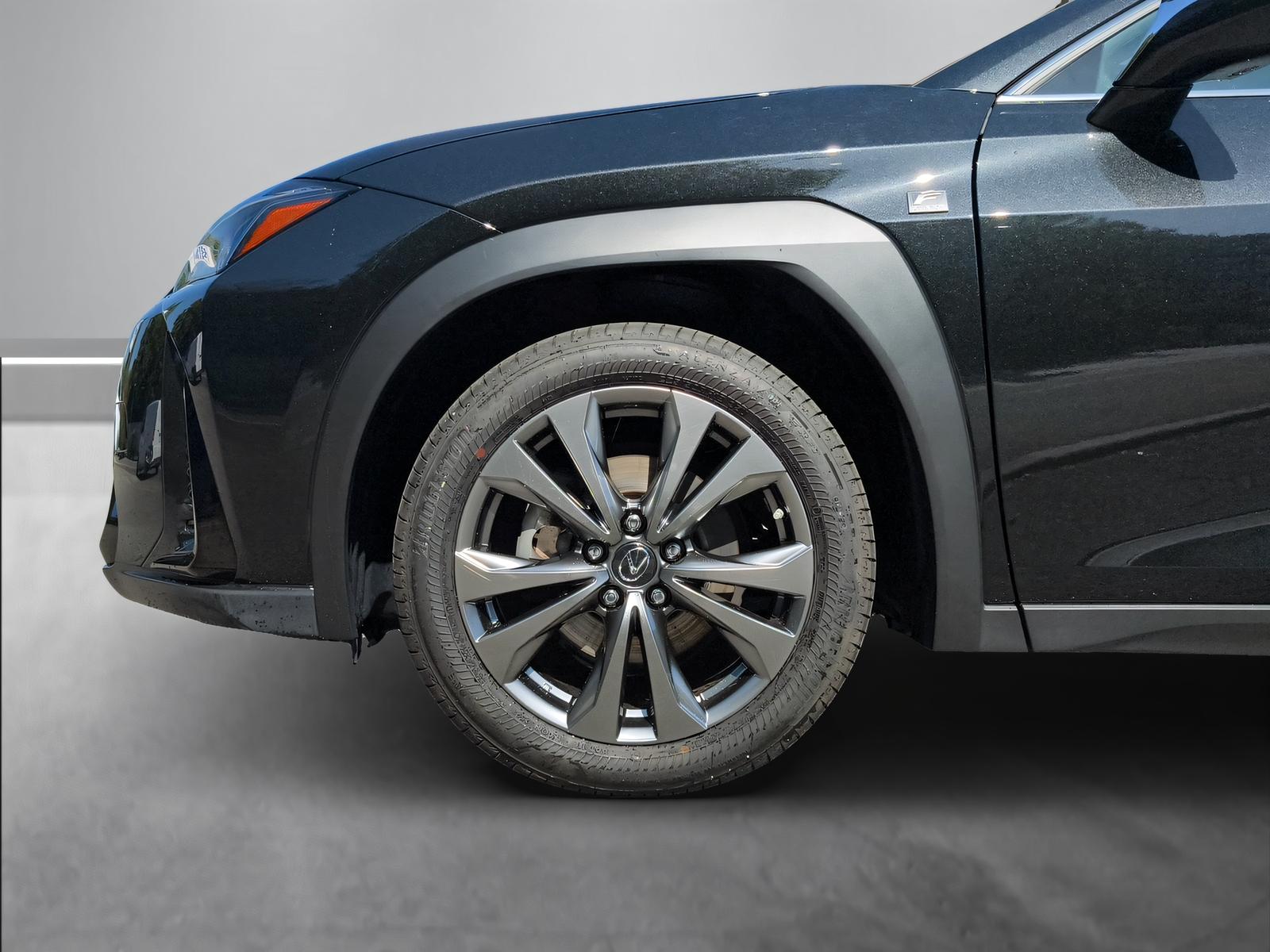 LEXUS UX 250h F-Line-image-11