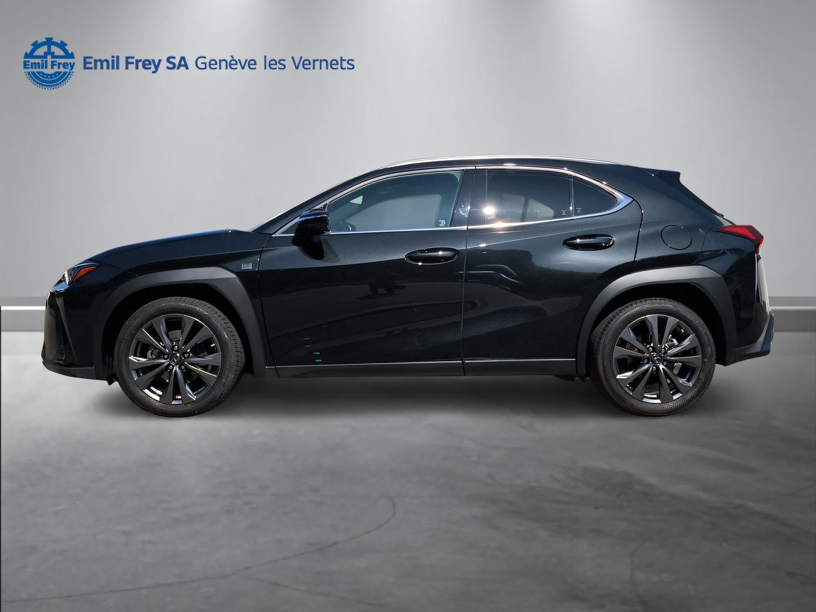 LEXUS UX 250h F-Line-showroom-element-3
