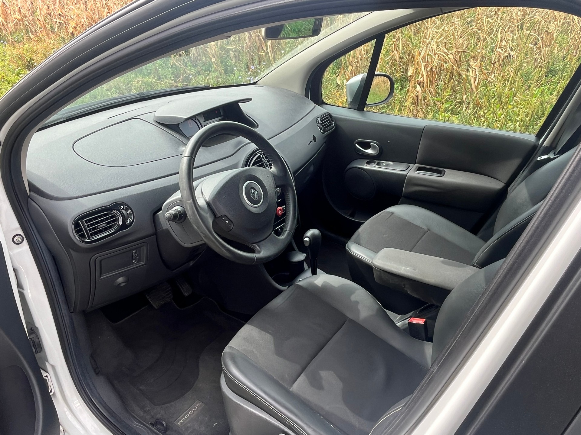 RENAULT Modus 1.6 16V Night&Day Automatic-image-10