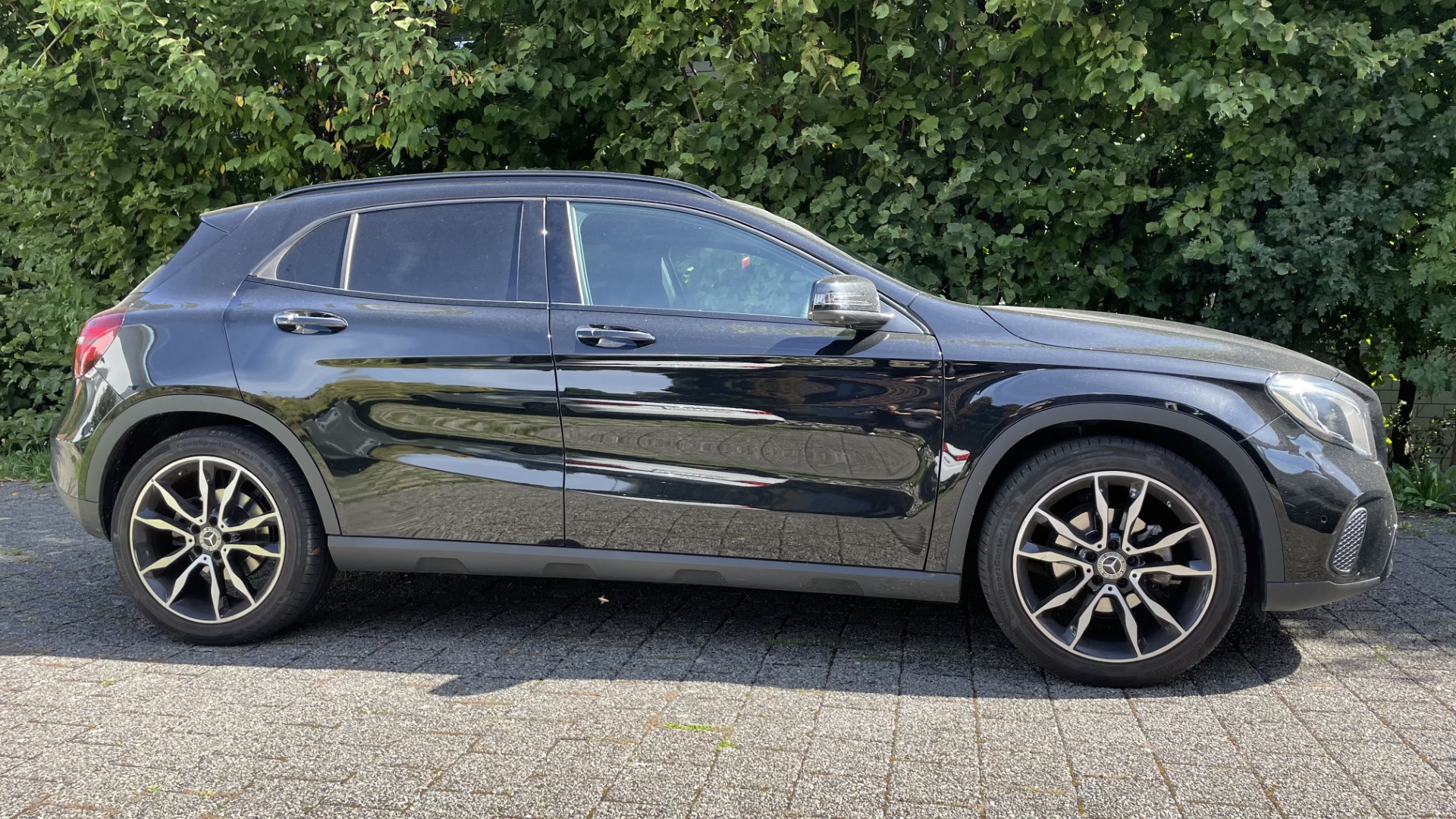 MERCEDES-BENZ GLA 200 Night Star-image-1