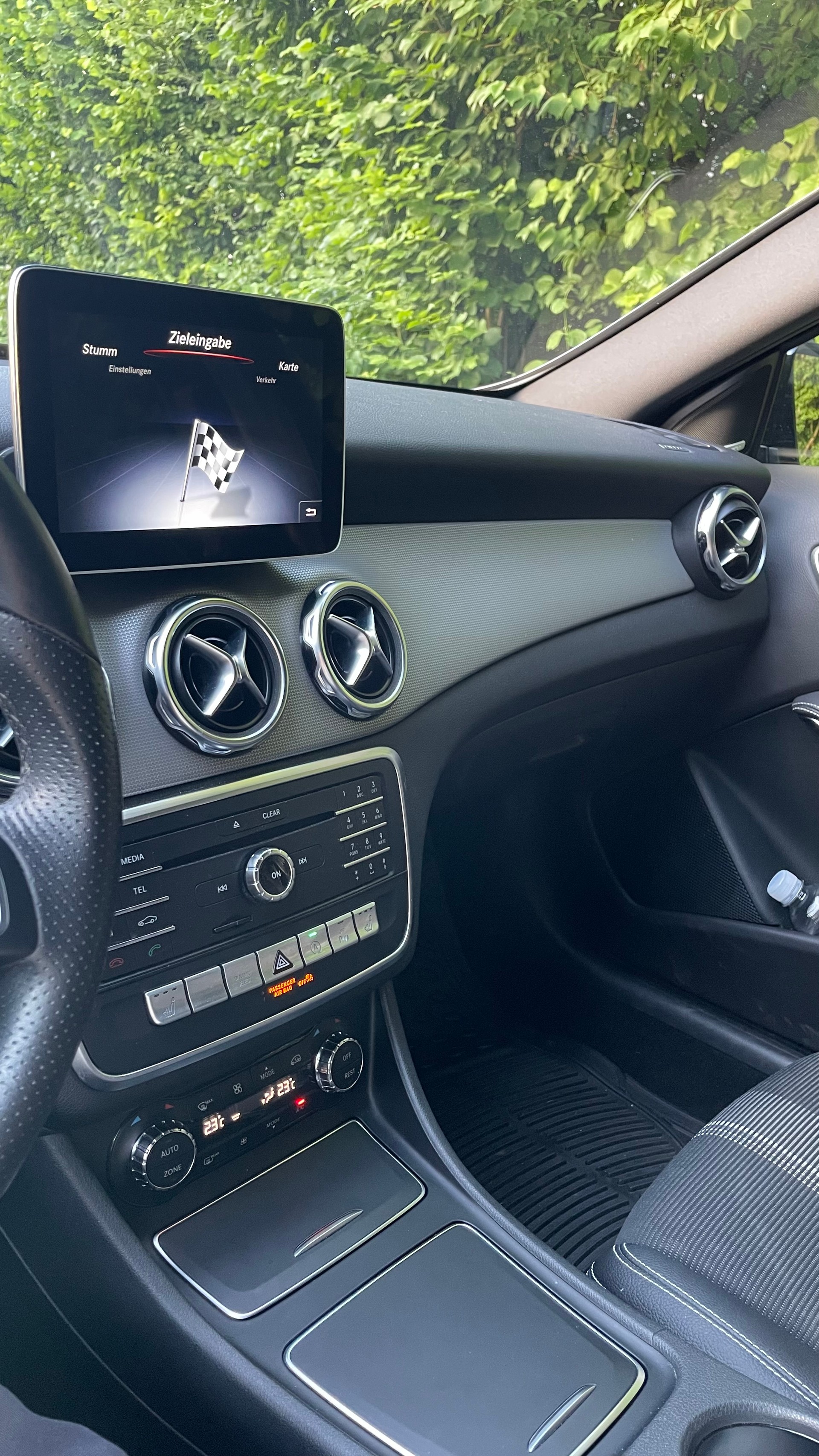 MERCEDES-BENZ GLA 200 Night Star-image-9