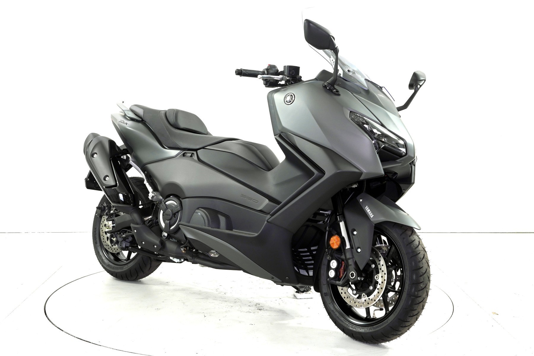 YAMAHA TMax 560 ABS-image-1