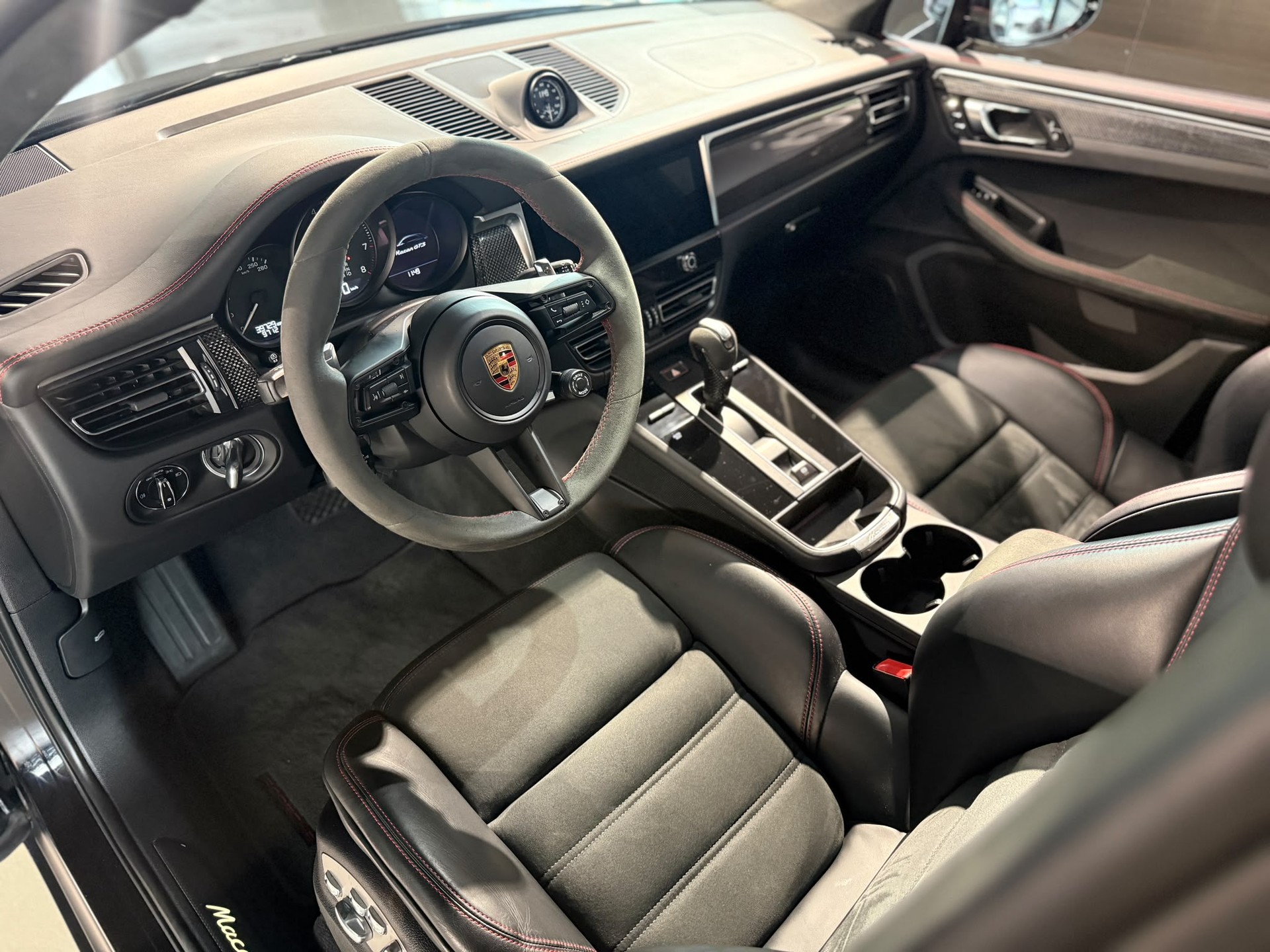 PORSCHE Macan GTS PDK-image-11