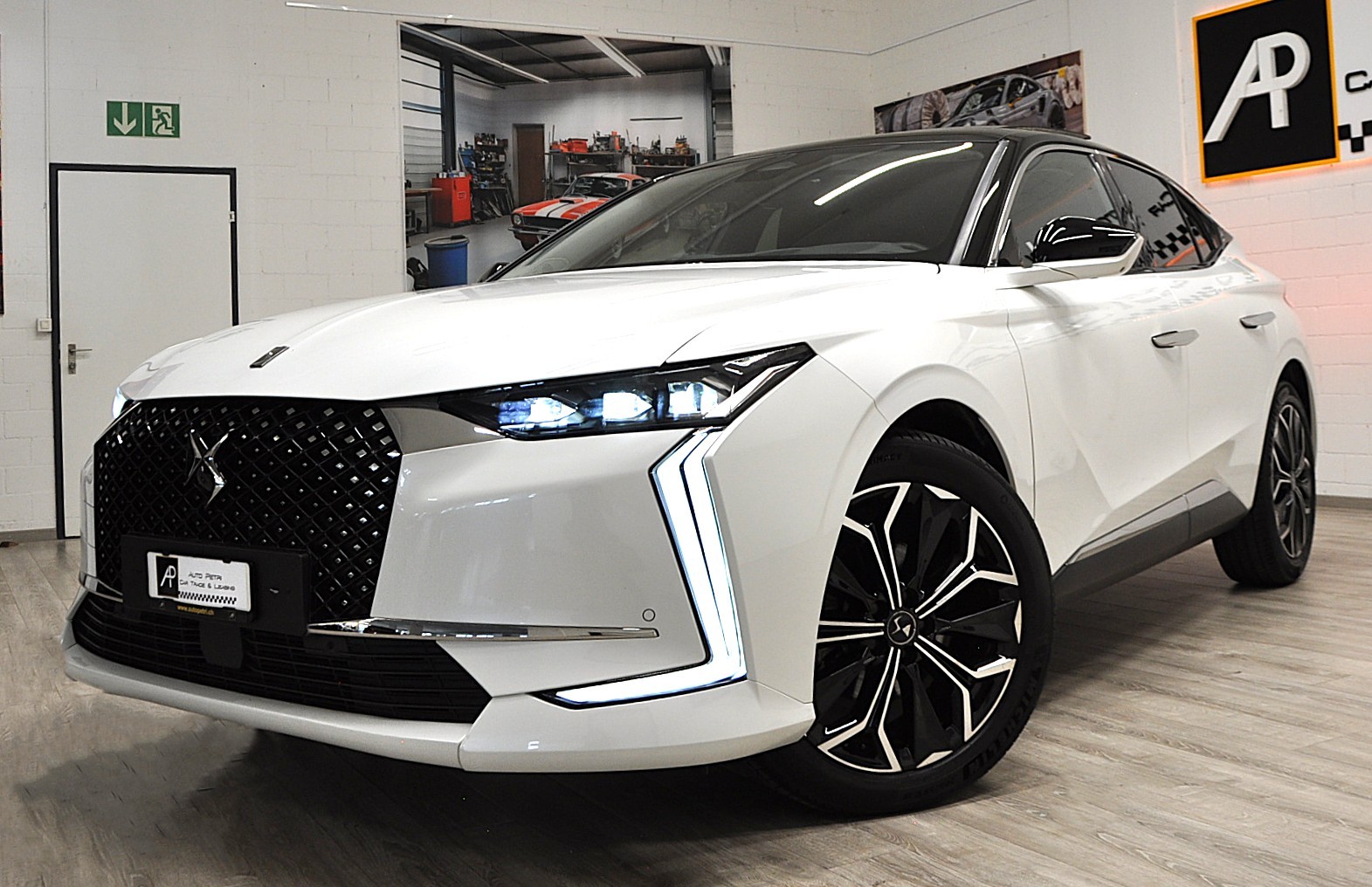 DS AUTOMOBILES DS 4 1.2 Pure Tech Rivoli EAT8-showroom-element-1