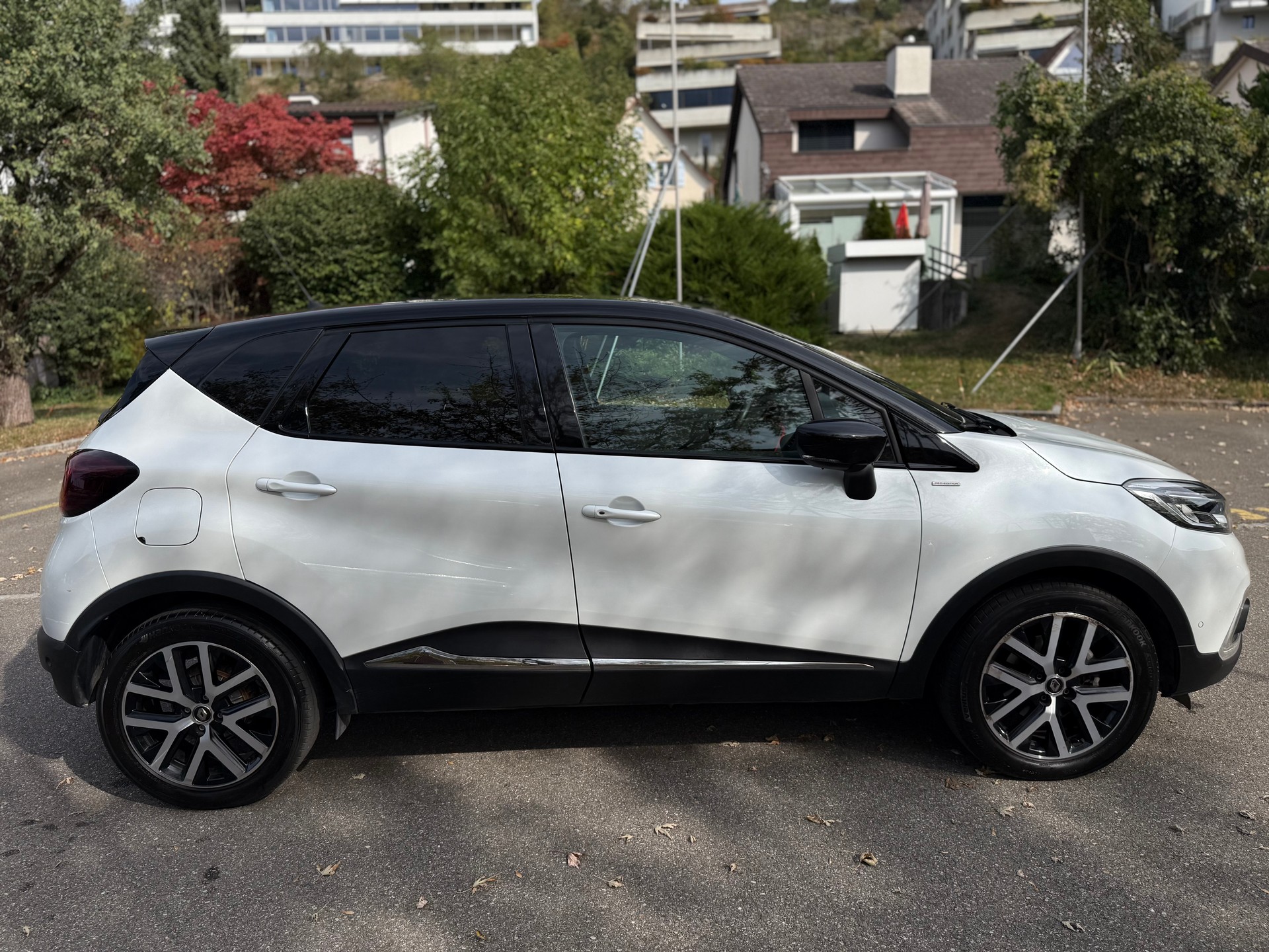 RENAULT Captur 1.3 T 16V Red Edition EDC-image-4
