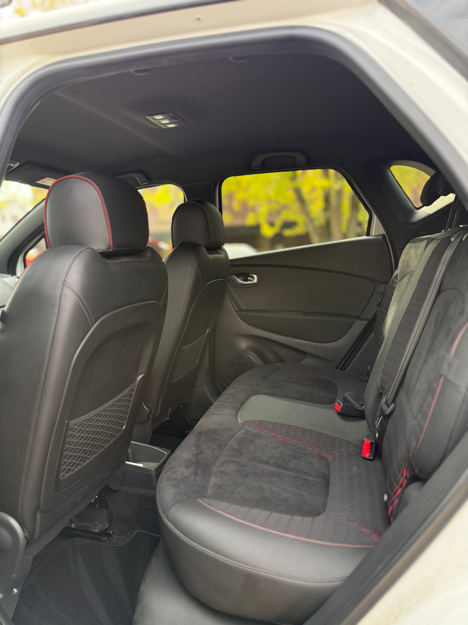 RENAULT Captur 1.3 T 16V Red Edition EDC-image-6