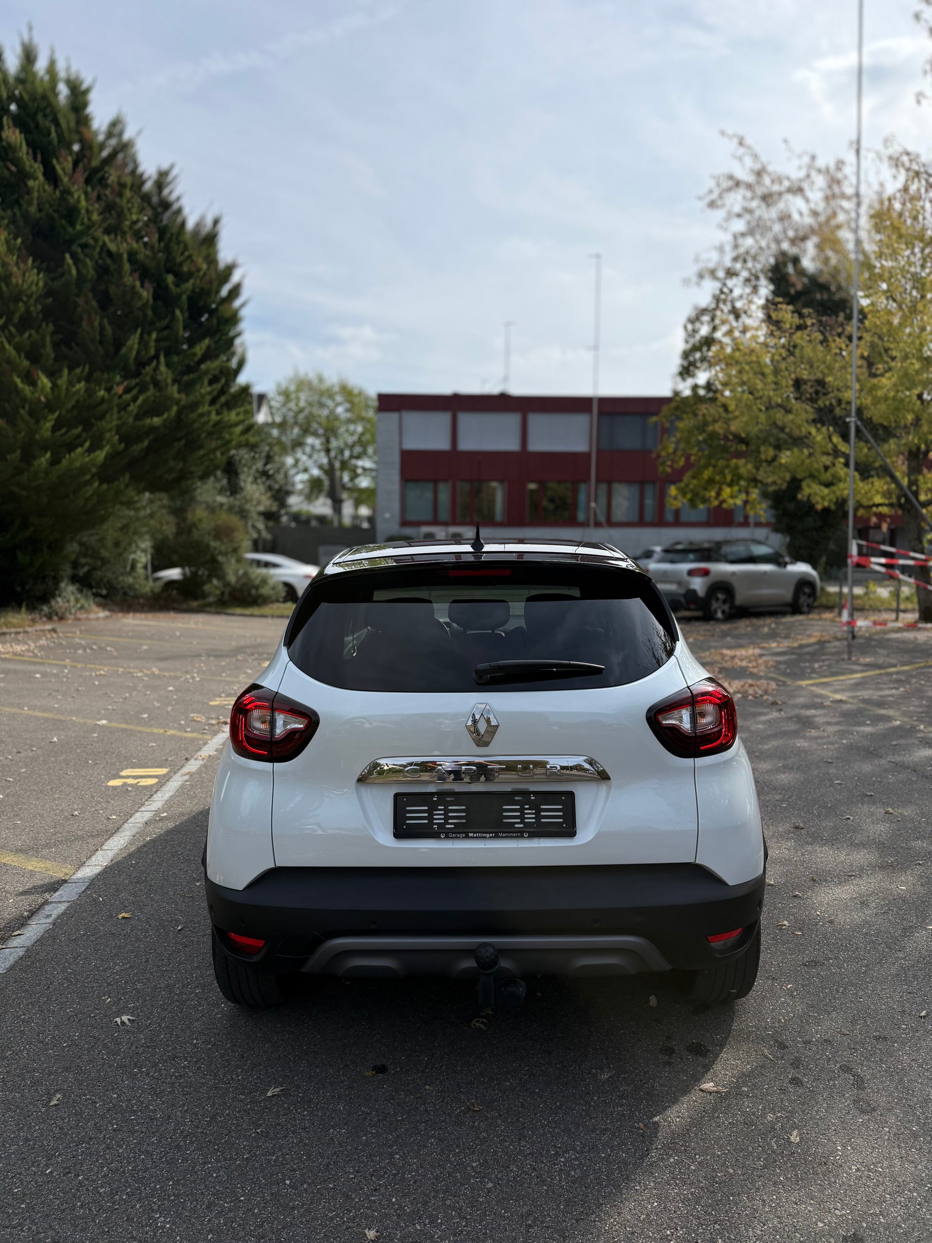 RENAULT Captur 1.3 T 16V Red Edition EDC-image-5