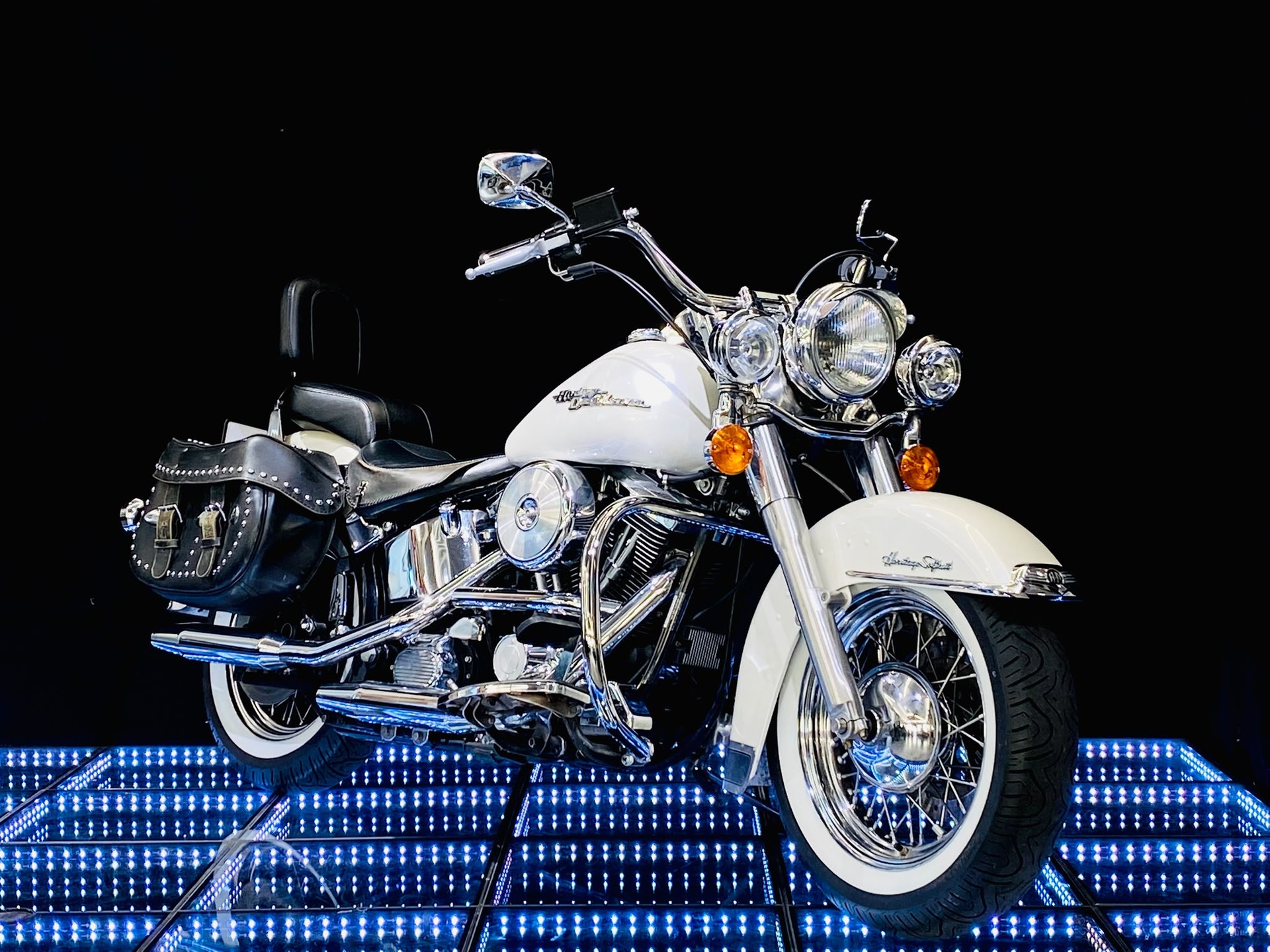 HARLEY-DAVIDSON FLSTN Heritage Special