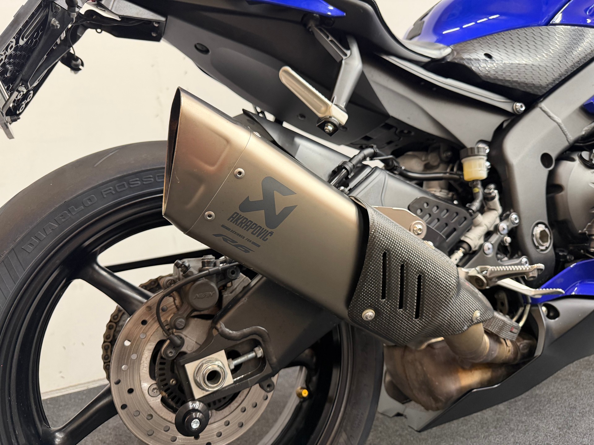 YAMAHA YZF-R6-image-7