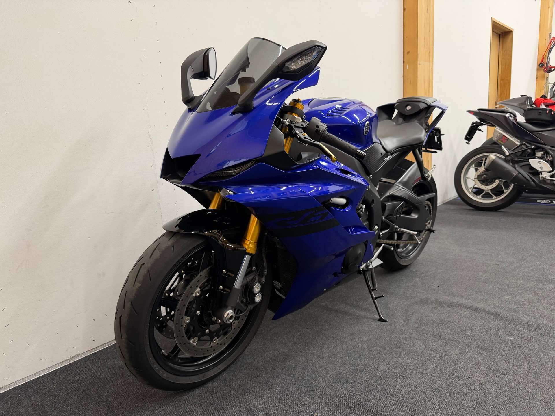 YAMAHA YZF-R6-image-4