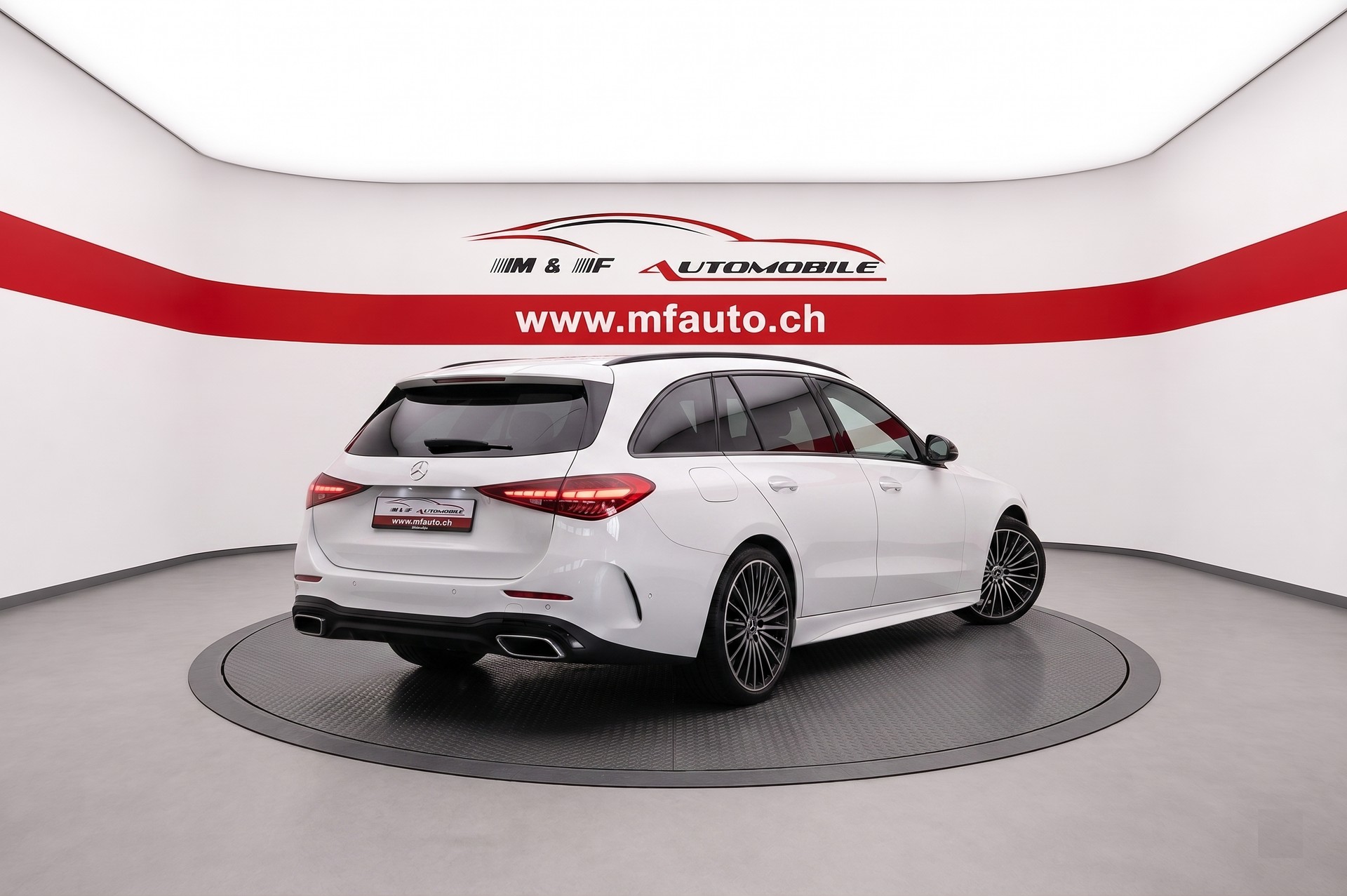 MERCEDES-BENZ C 220 d AMG Line 4matic Kombi-showroom-element-3