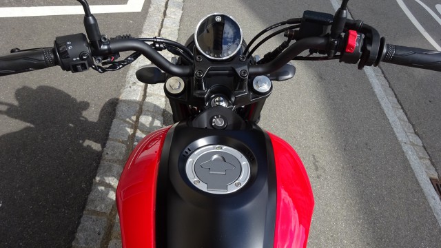 YAMAHA XSR 125-image-6