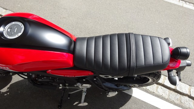 YAMAHA XSR 125-image-8