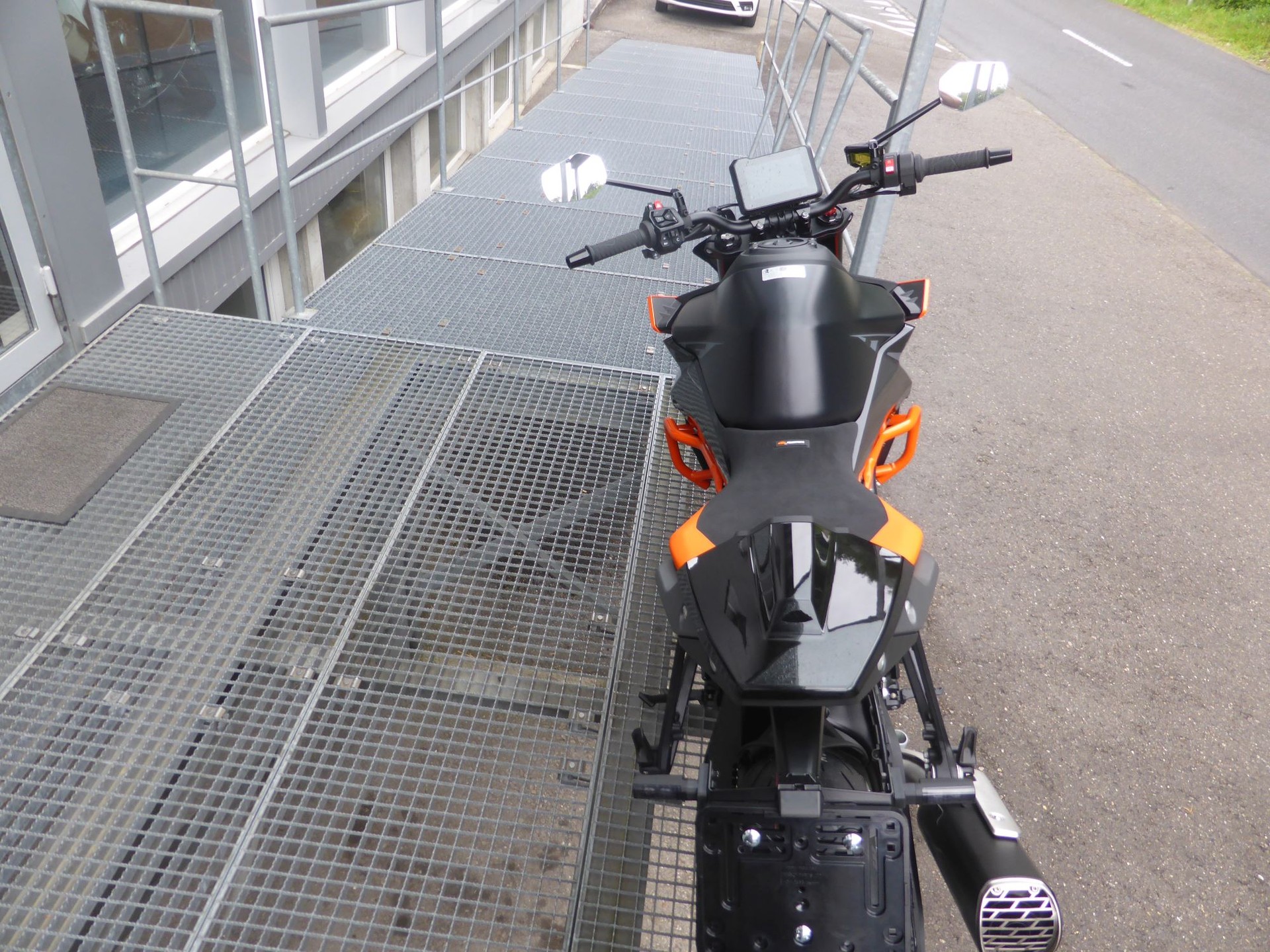 KTM 990 Duke-image-3