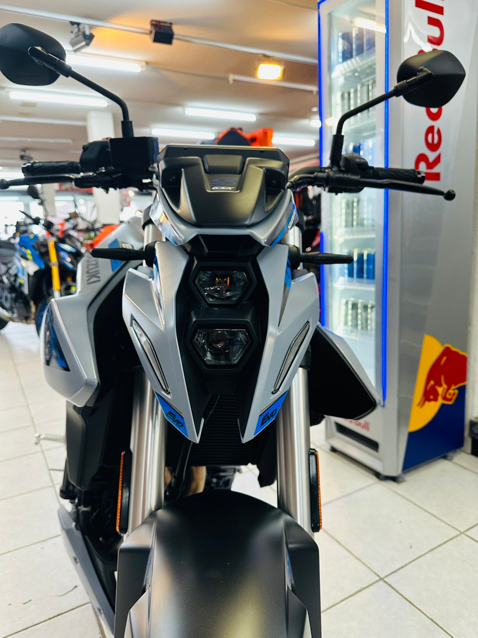 SUZUKI GSX 8 S EVO-image-3