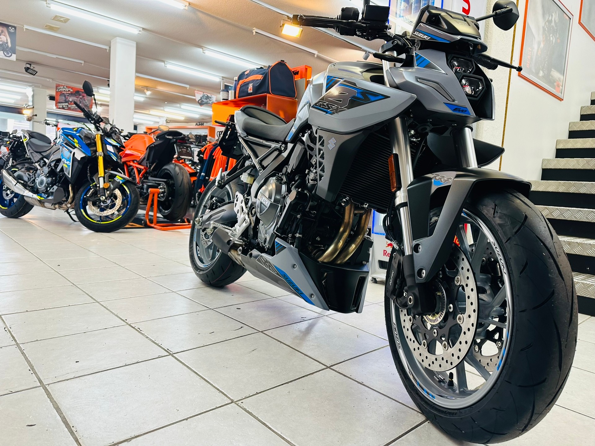 SUZUKI GSX 8 S EVO-image-5