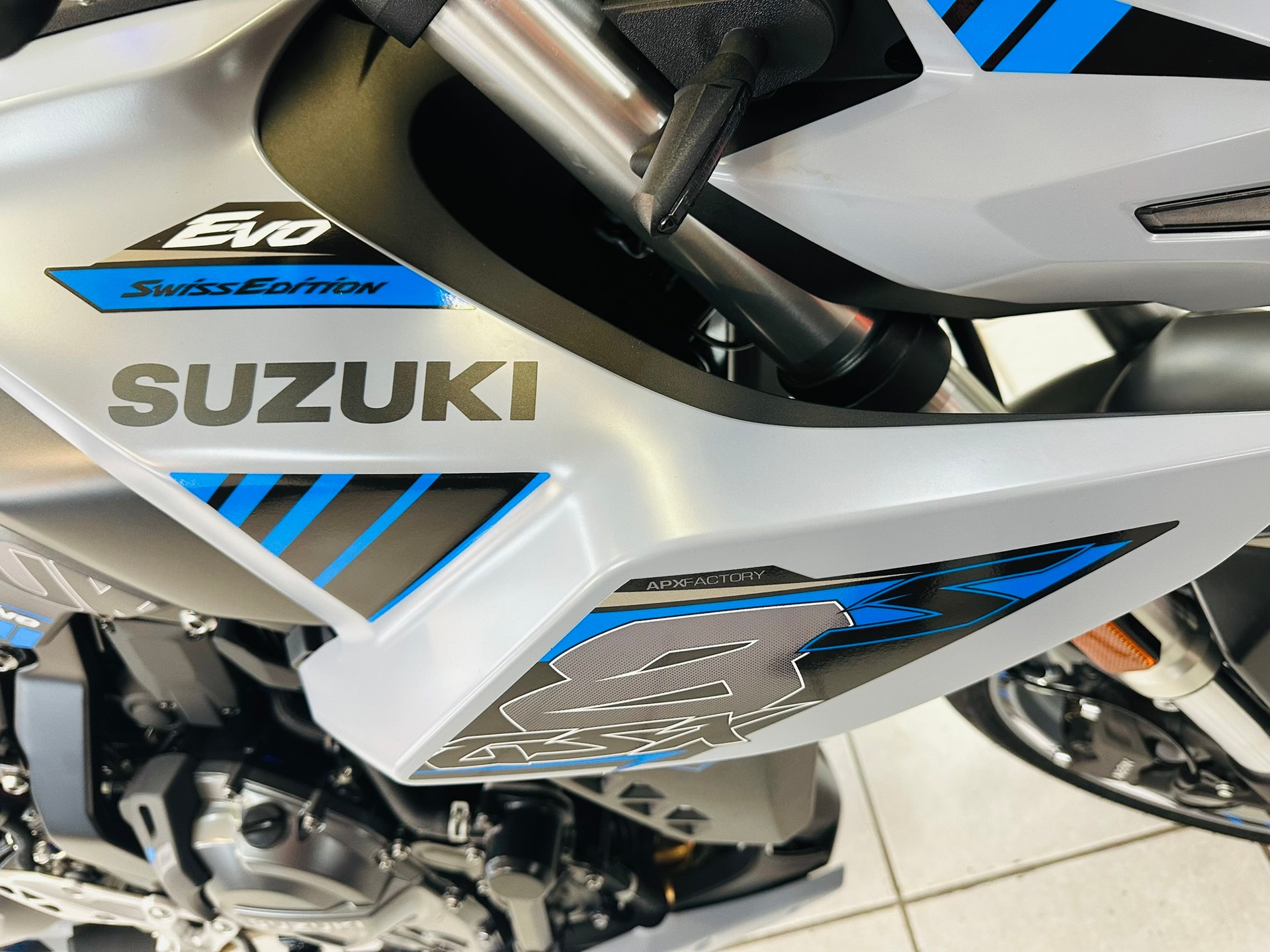 SUZUKI GSX 8 S EVO-image-2