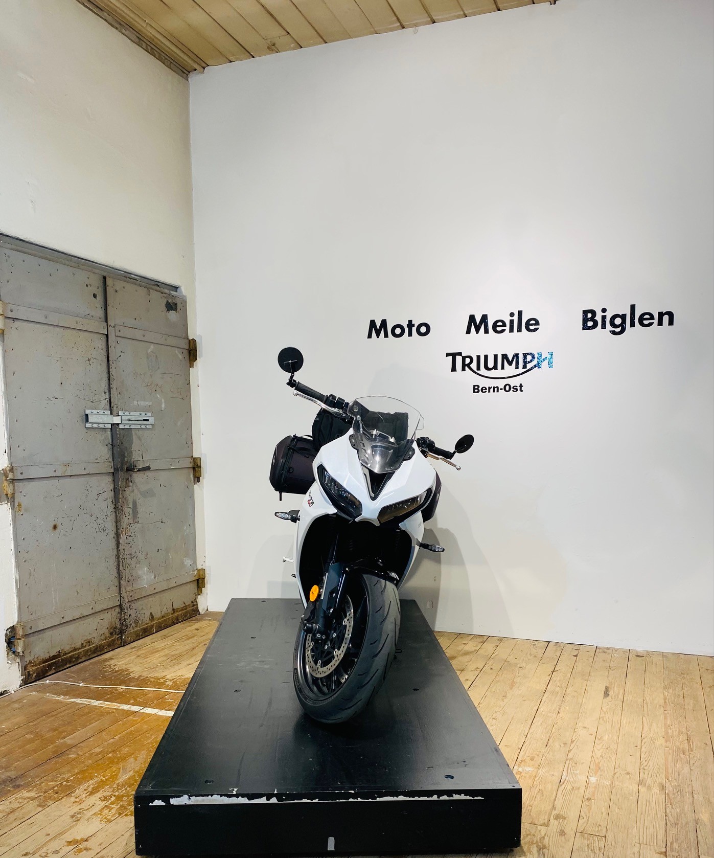 TRIUMPH Daytona 660-image-1