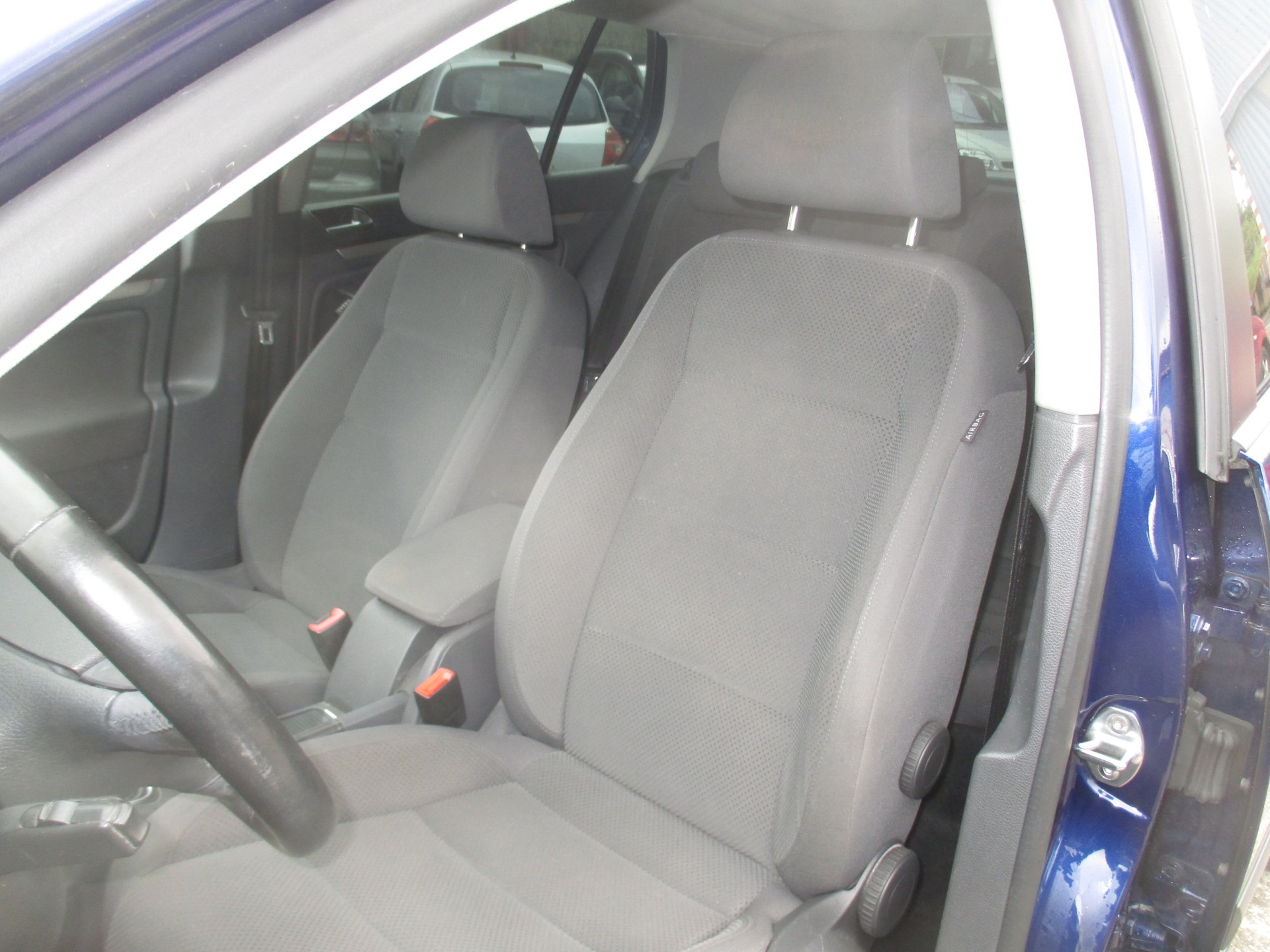 VW GOLF 2.0 TDI COMFORTLINE – Frisch ab MFK & Service-image-5