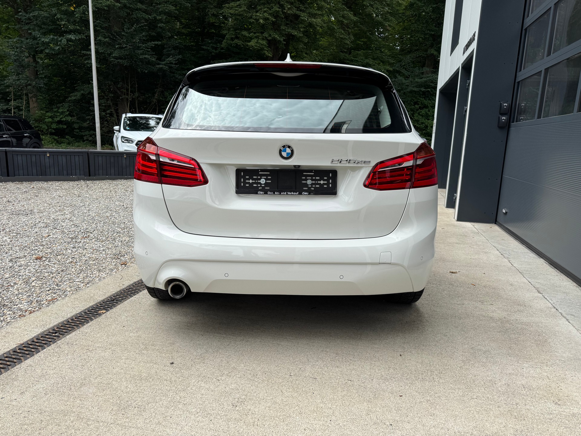 BMW 225xe iPerformance Active Tourer Steptronic-image-5