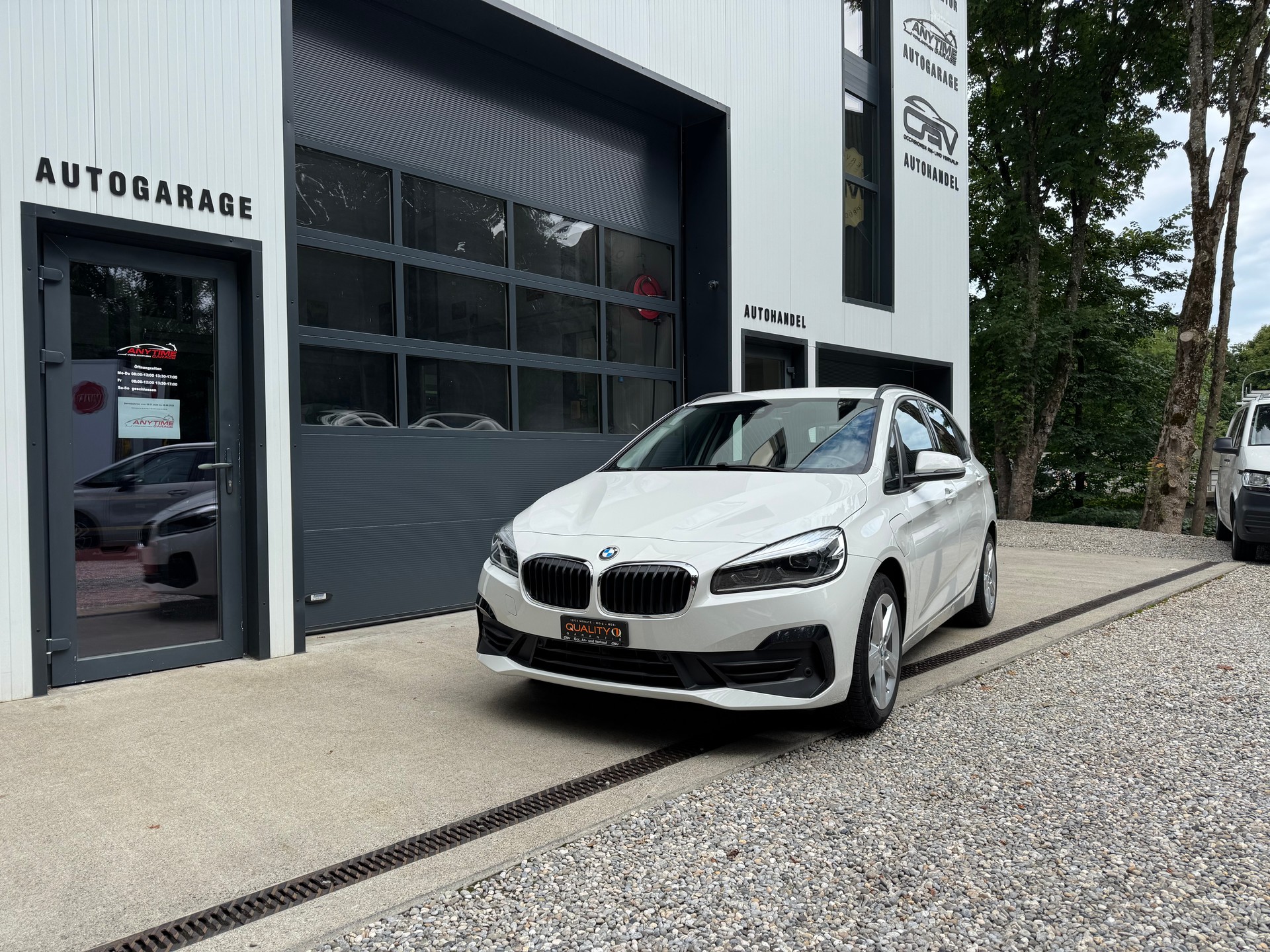 BMW 225xe iPerformance Active Tourer Steptronic-image-2