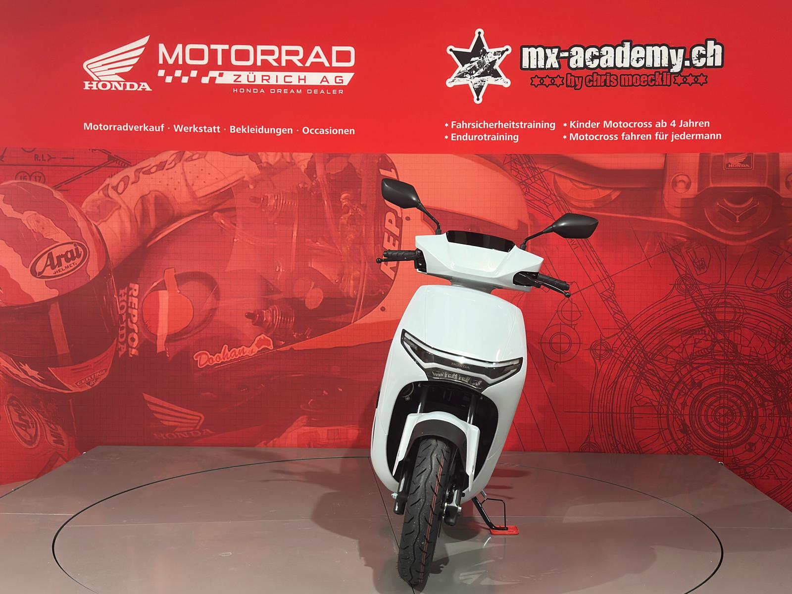 HONDA CUV:E Connected*Modell 2026*Pearl Jubilee White*-image-4