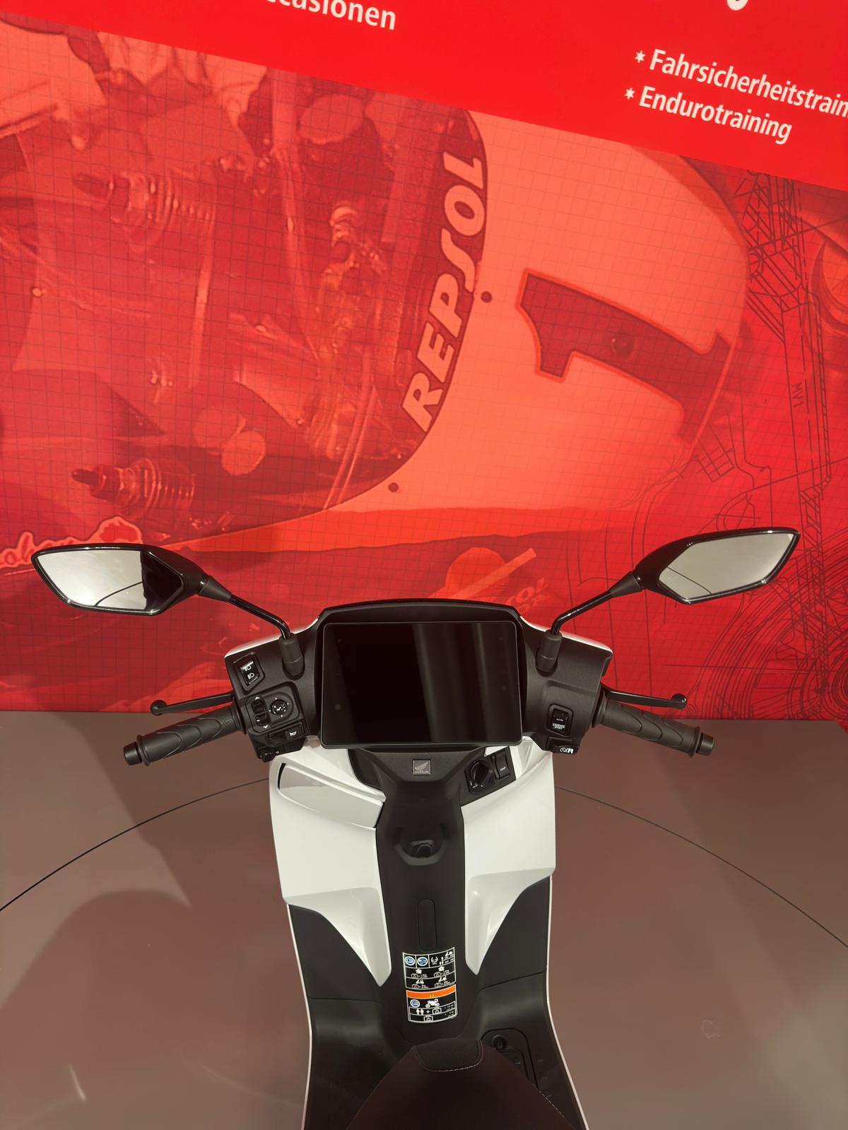 HONDA CUV:E Connected*Modell 2026*Pearl Jubilee White*-image-10