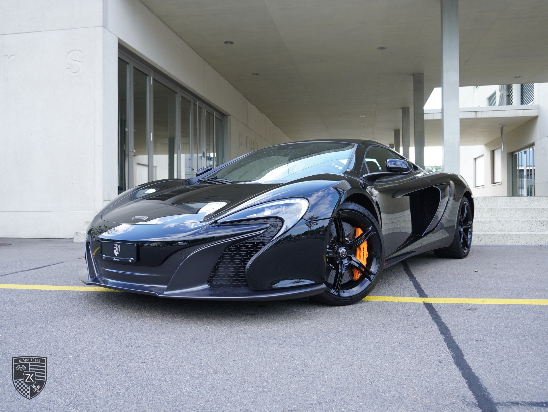 McLAREN 650S Coupé 3.8 V8 Carbon Black SSG [ P1 Carbon Racing Seat ] [ Carbon Fibre Interior ] [ Alcantara Trim / Contrast Stitching ]