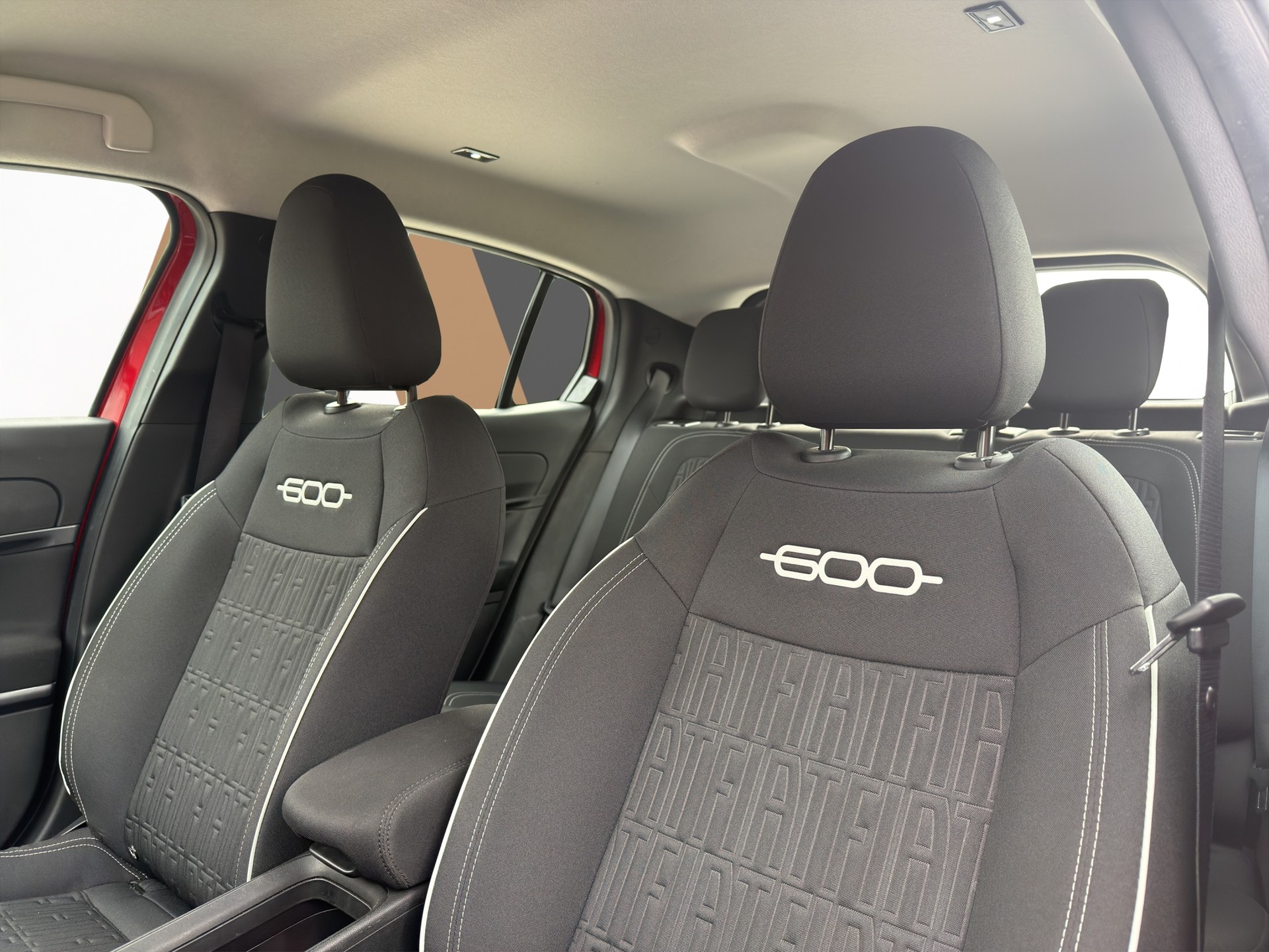 FIAT 600 1.2 Hybrid MHEV 145 Cult-image-19