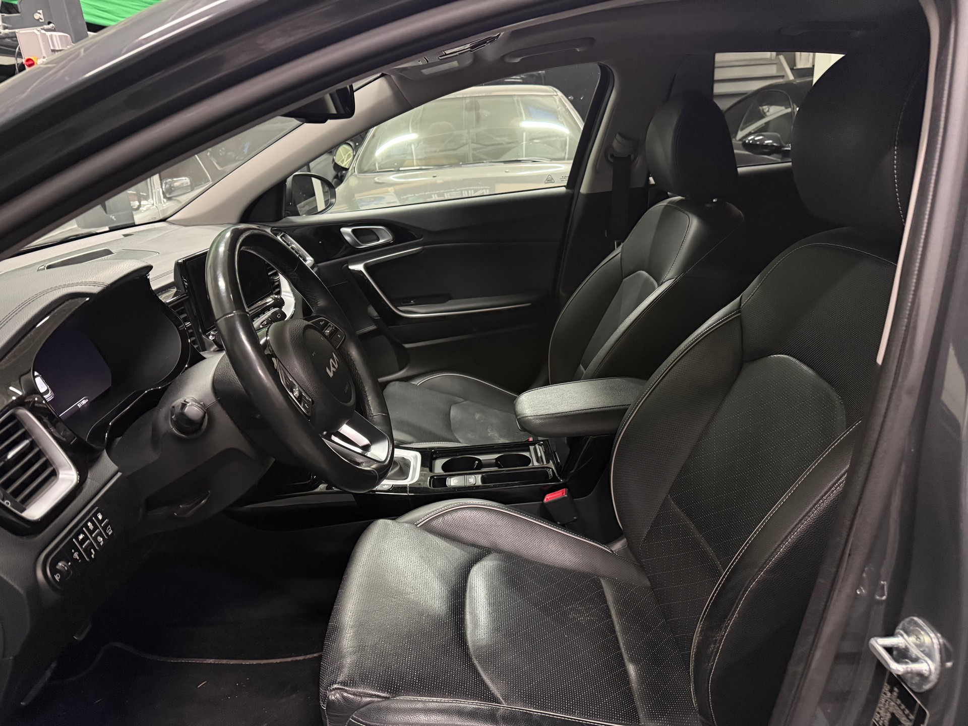 KIA Xceed 1.6 GDi Plug-in Hybrid Style DCT-image-5