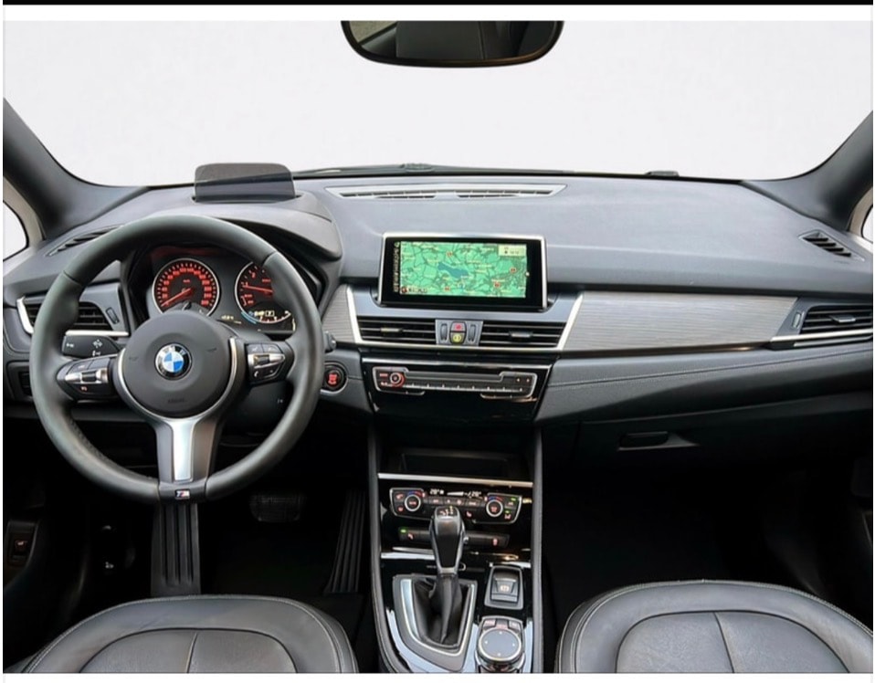 BMW 220i Gran Tourer Luxury Line Steptronic-7 SITZPLÄTZE - Frisch MFK,Service,1Jahr GARANTIE-Neue Bremsen vorne und hinten-image-7