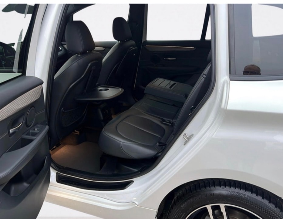 BMW 220i Gran Tourer Luxury Line Steptronic-7 SITZPLÄTZE - Frisch MFK,Service,1Jahr GARANTIE-Neue Bremsen vorne und hinten-image-15