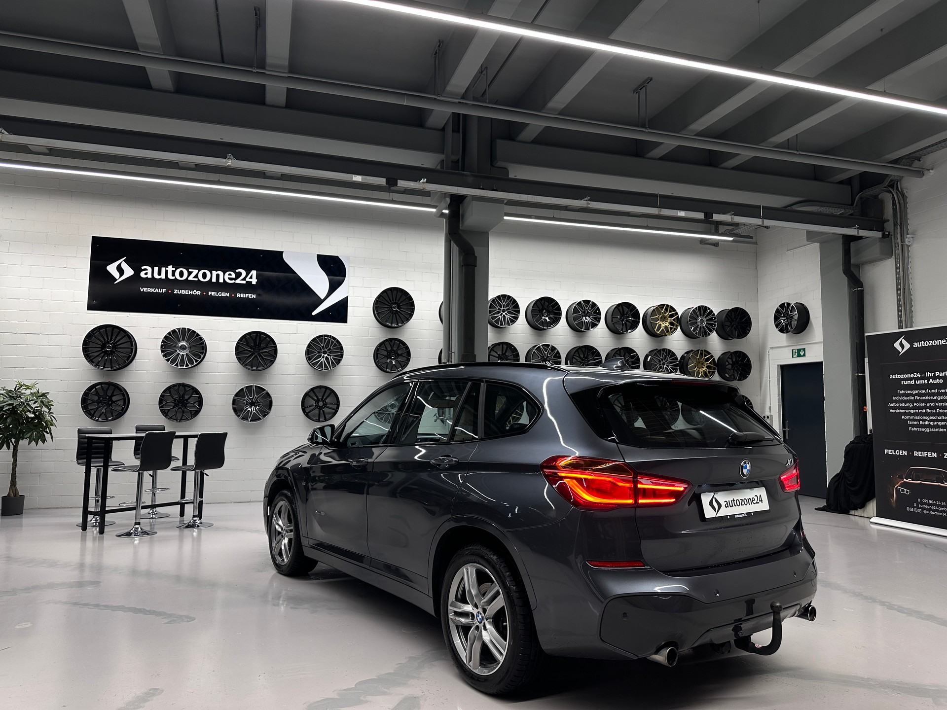 BMW X1 25i xDrive M-Sport *CH-Auto*Lückenlose Servicehistorie bei BMW*Frisch ab MFK*-image-4