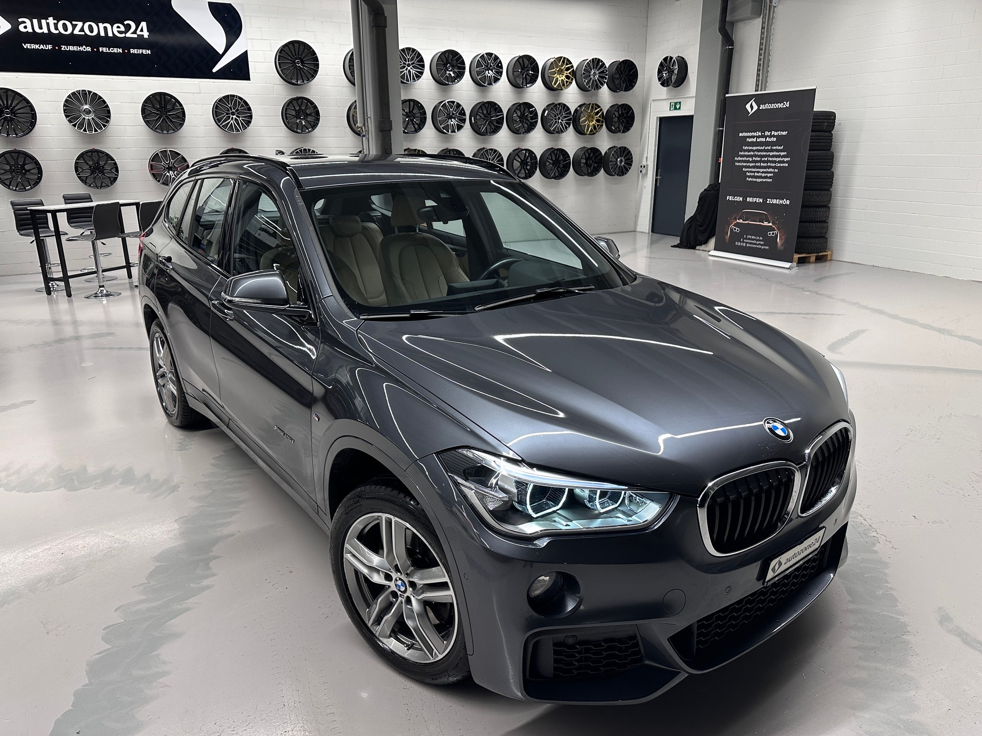 BMW X1 25i xDrive M-Sport *CH-Auto*Lückenlose Servicehistorie bei BMW*Frisch ab MFK*-showroom-element-1