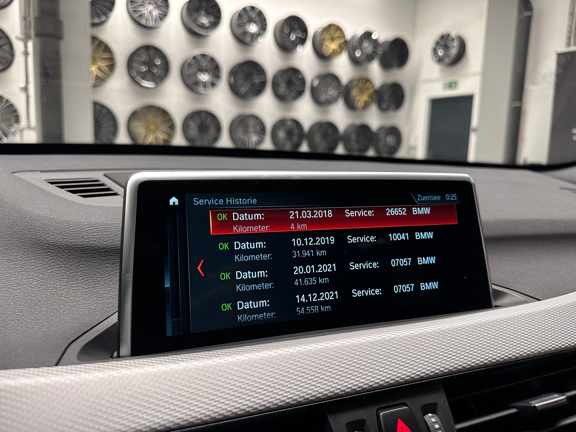 BMW X1 25i xDrive M-Sport *CH-Auto*Lückenlose Servicehistorie bei BMW*Frisch ab MFK*-image-21