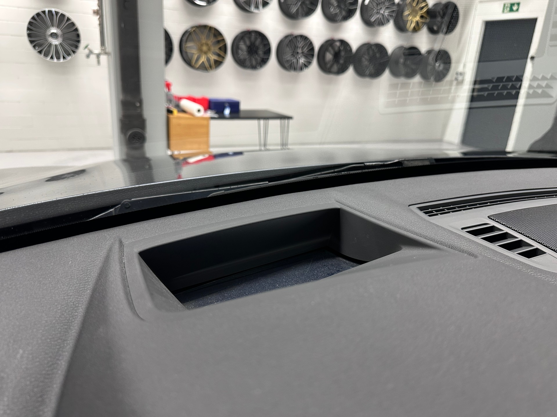BMW X1 25i xDrive M-Sport *CH-Auto*Lückenlose Servicehistorie bei BMW*Frisch ab MFK*-image-16