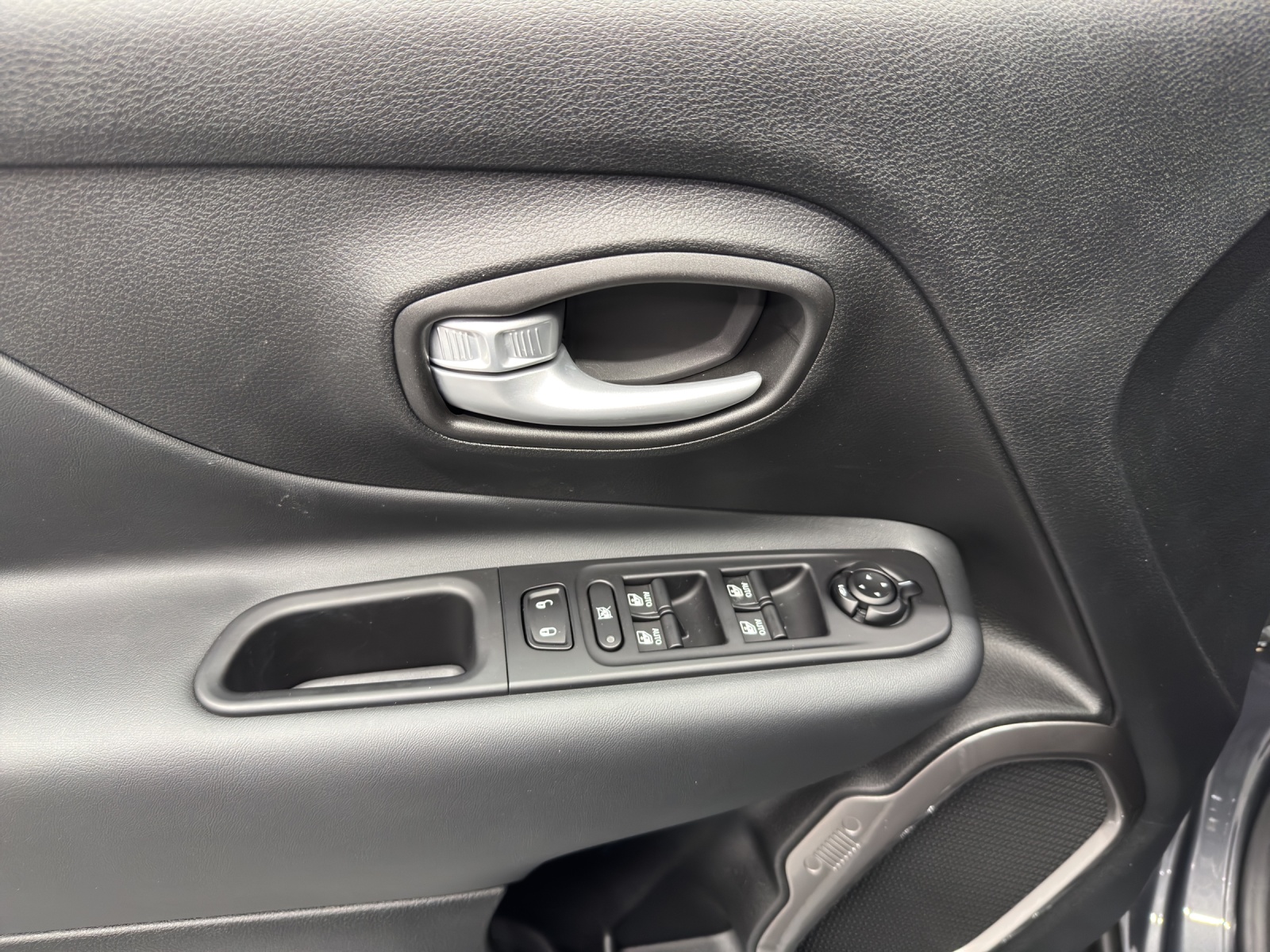 JEEP Renegade 1.5 Turbo Summit-image-11