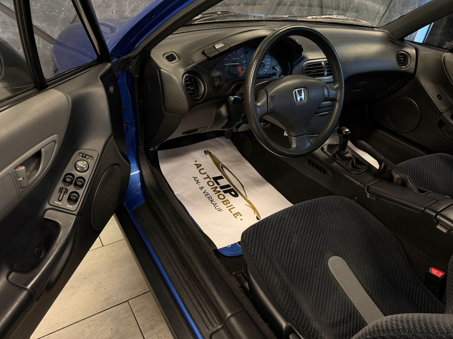 HONDA CRX 1.6i-16 V-TEC ESi-image-10