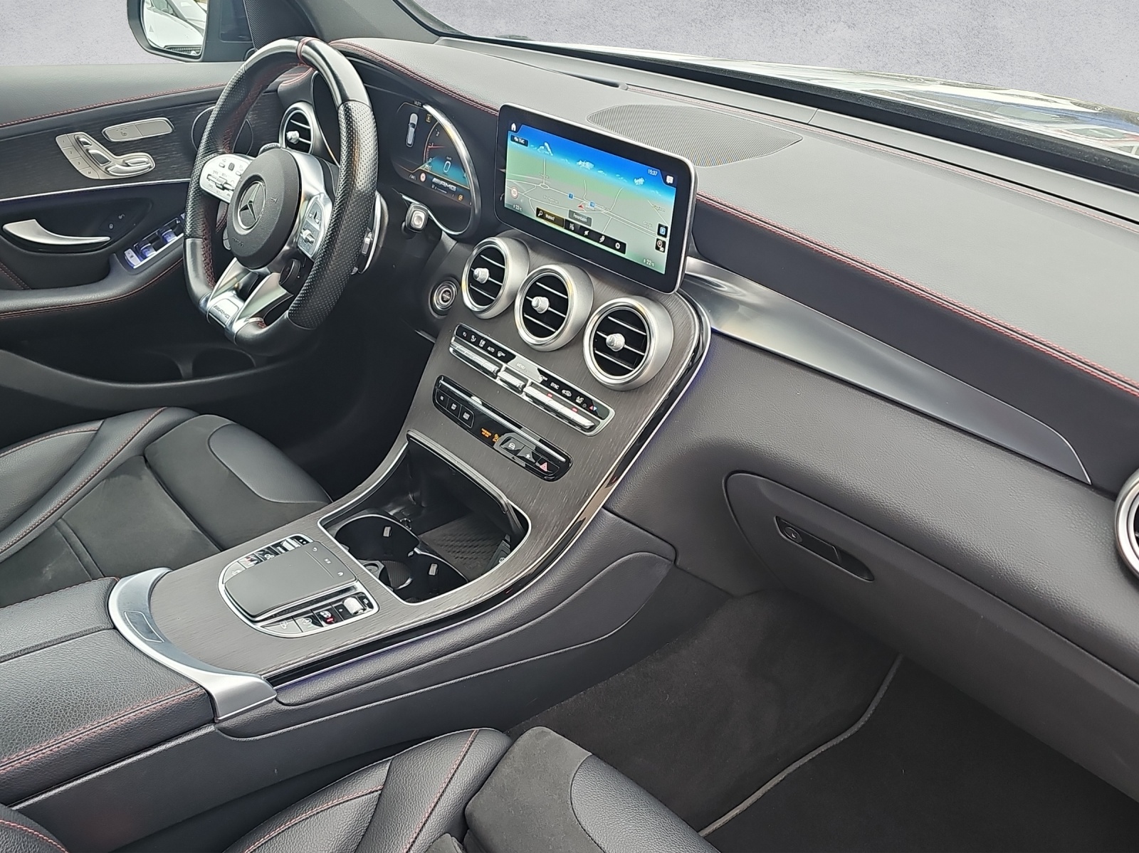 MERCEDES-BENZ GLC 43 AMG 4Matic 9G-Tronic-image-9